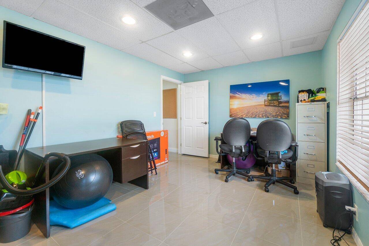 North Palm Beach, FL 33408,721 Us Highway 1 207