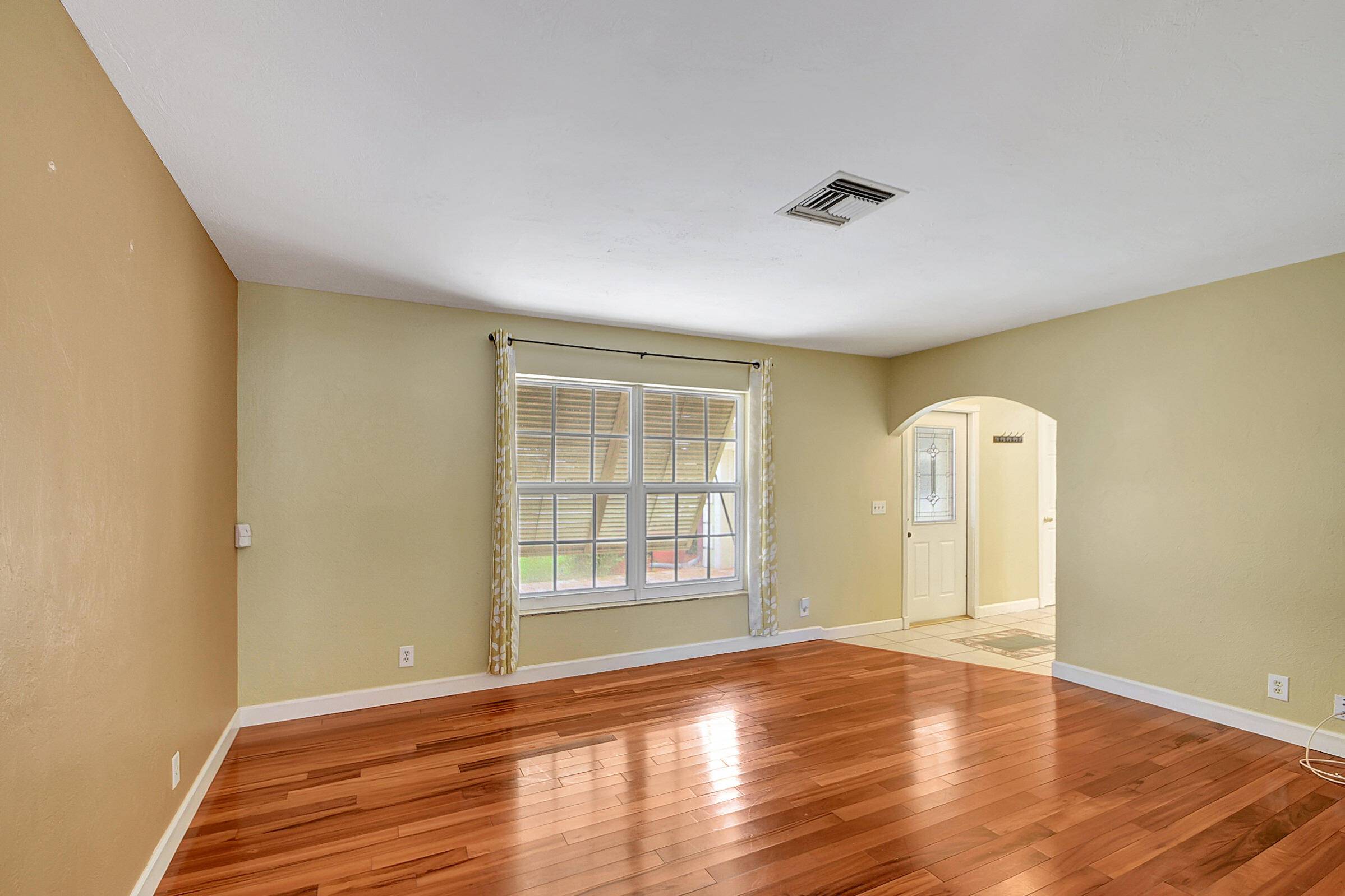 Lantana, FL 33462,701 Palama WAY