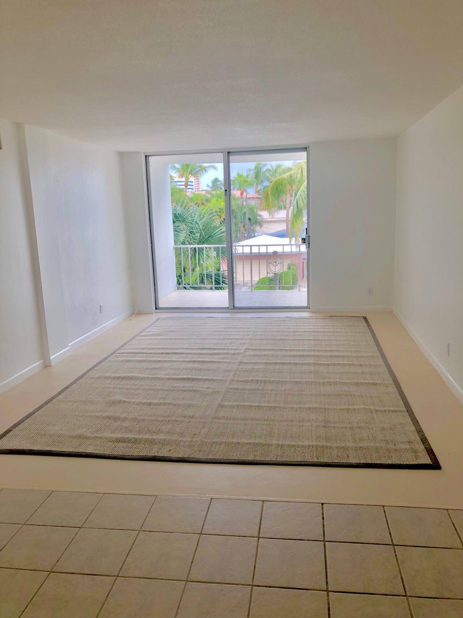 West Palm Beach, FL 33401,917 N Flagler DR 307