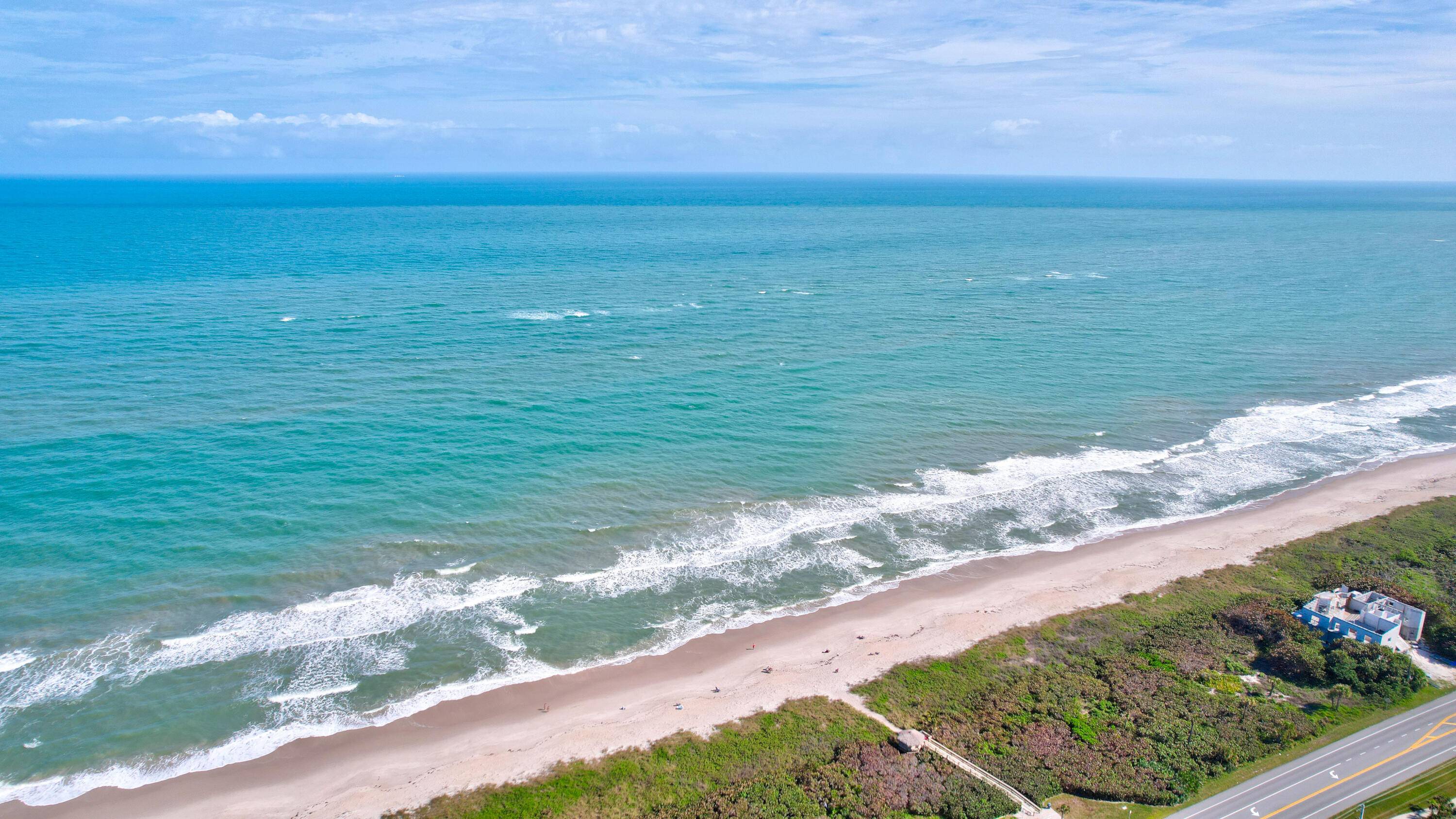 Hutchinson Island, FL 34949,5059 North Highway A1a 304