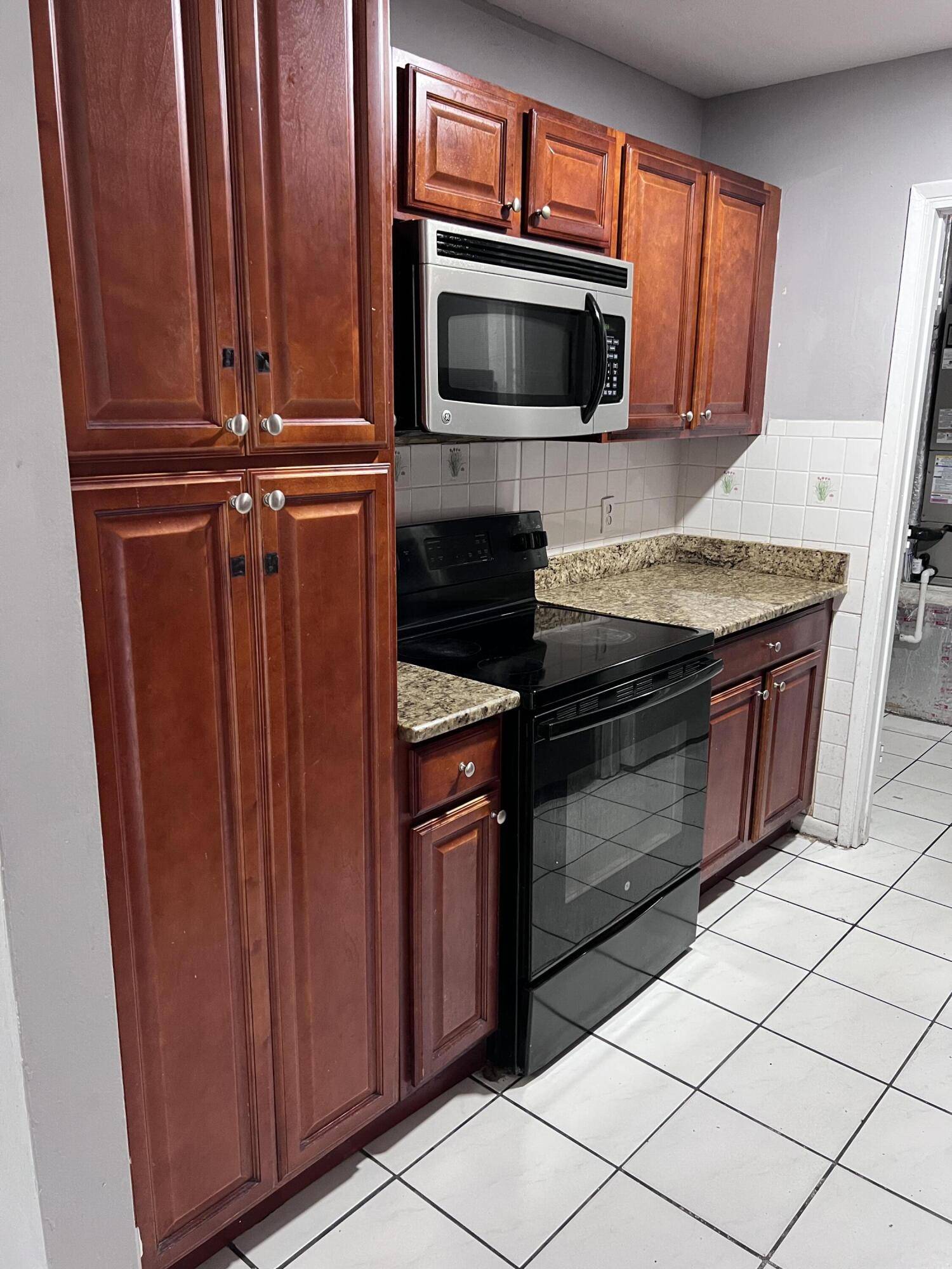 Riviera Beach, FL 33404,1530 W 14th ST