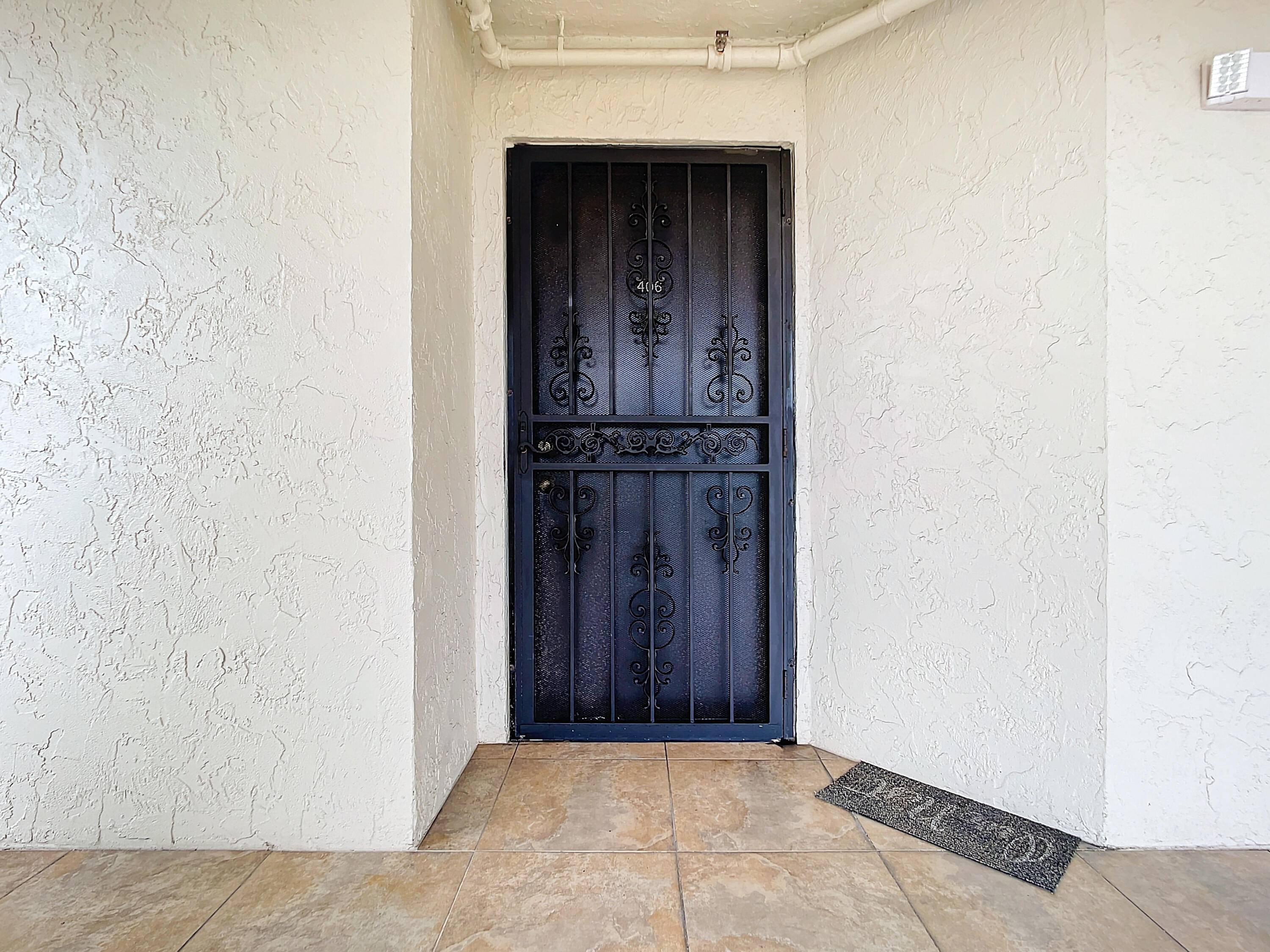 Delray Beach, FL 33444,825 Egret CIR 406