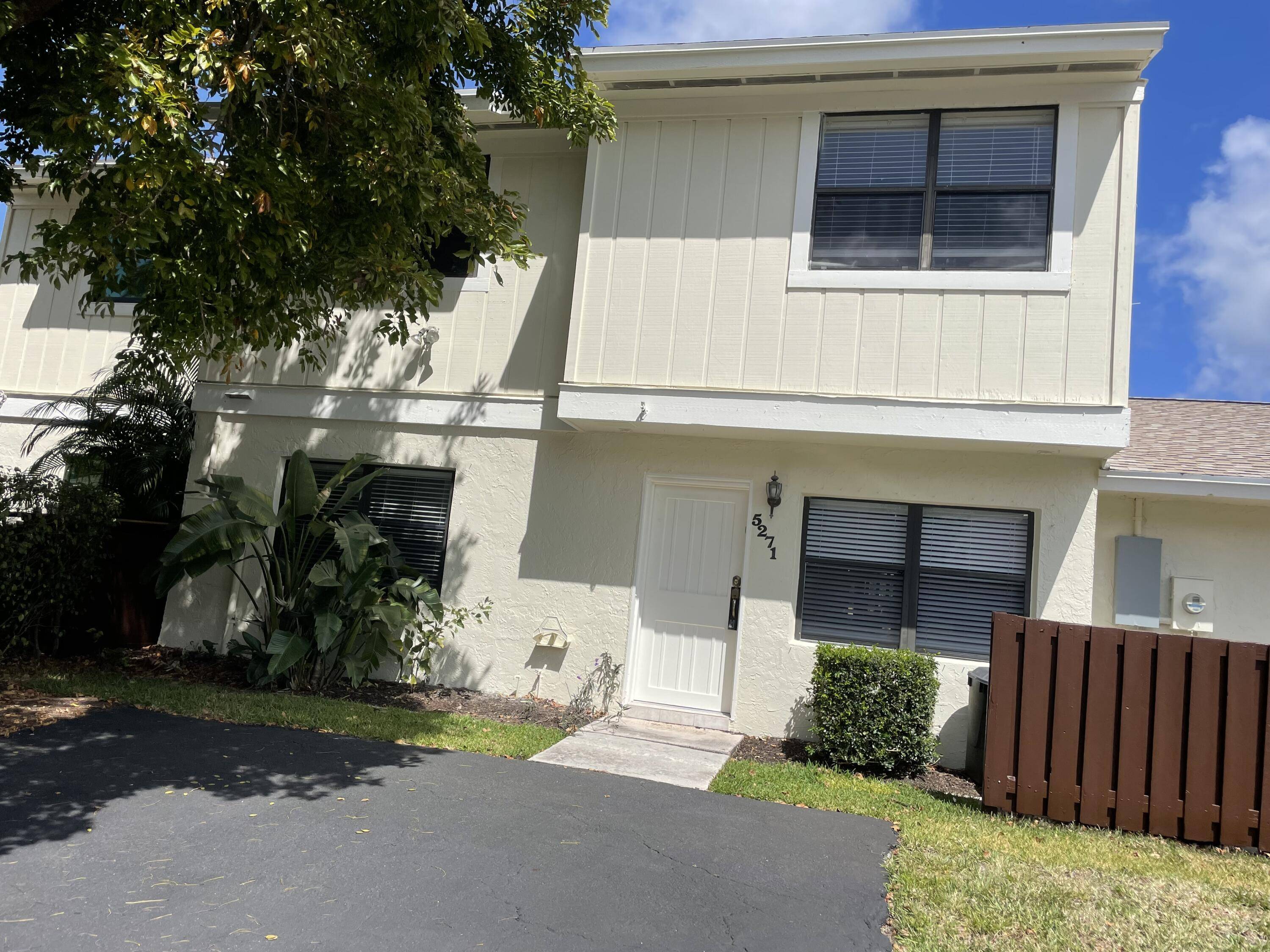 Delray Beach, FL 33484,5271 Tennis LN