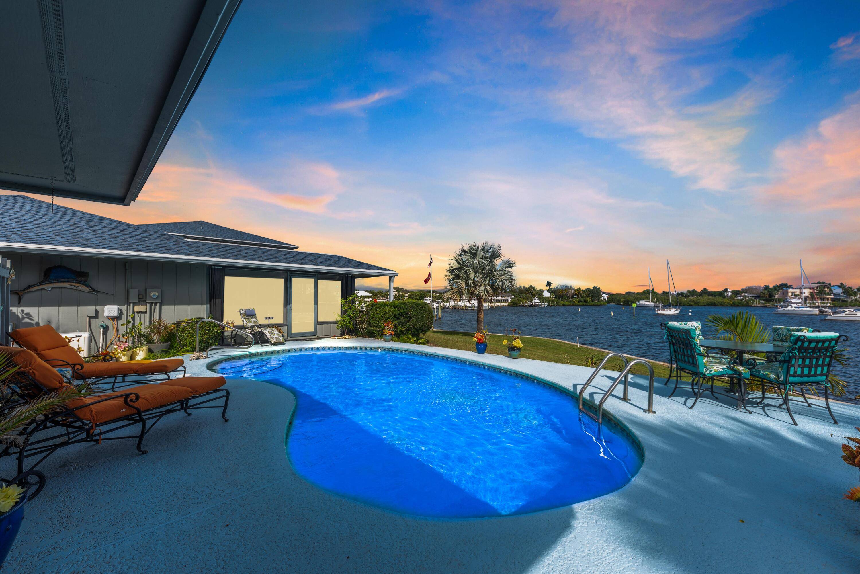 Stuart, FL 34997,4343 SE Mulford LN