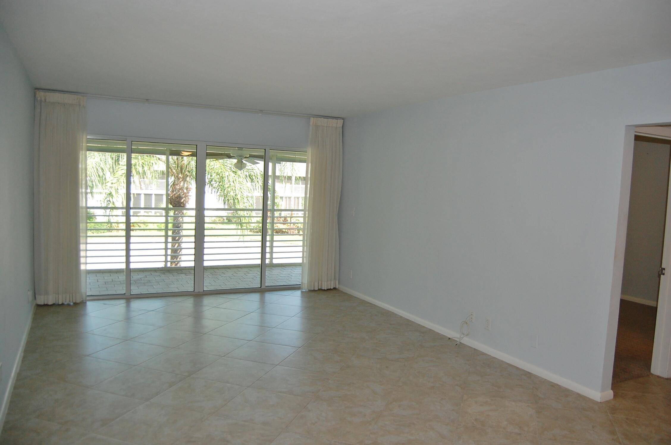 Tequesta, FL 33469,10 Garden ST 204s