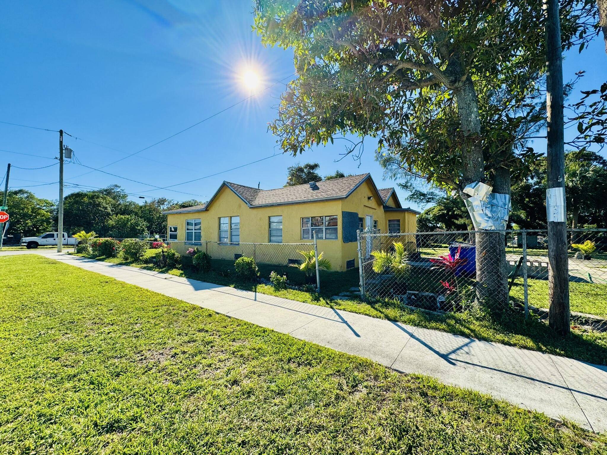 Deerfield Beach, FL 33441,107 SW 2nd CT