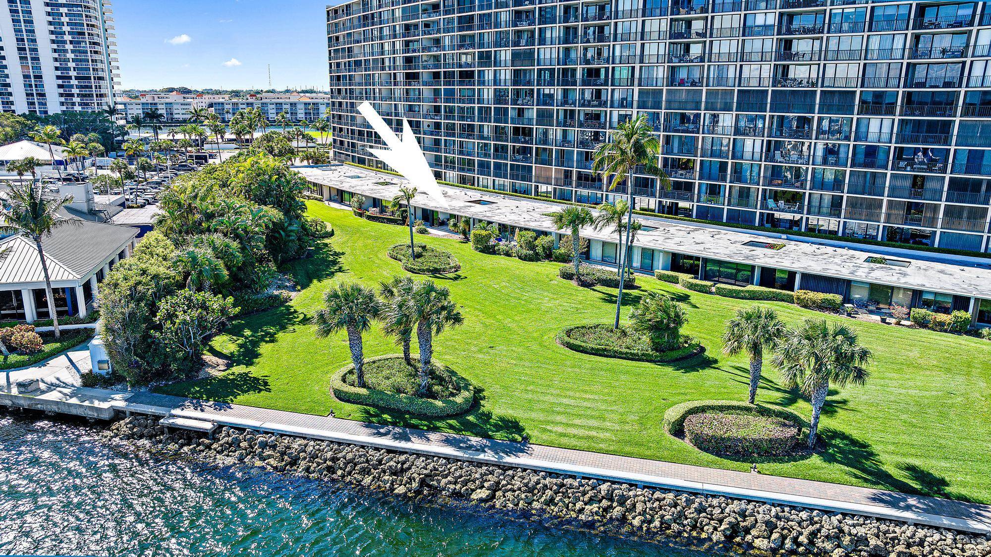 North Palm Beach, FL 33408,122 Lakeshore DR G-39