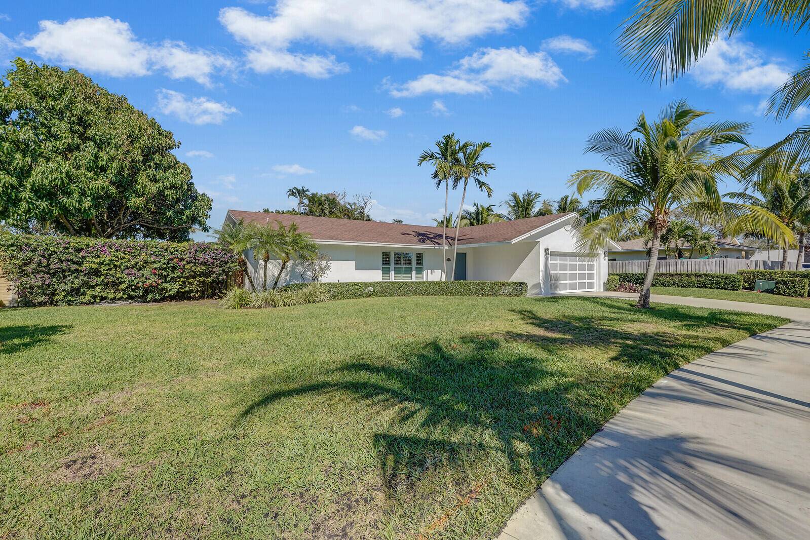 Tequesta, FL 33469,1 Chapel CIR