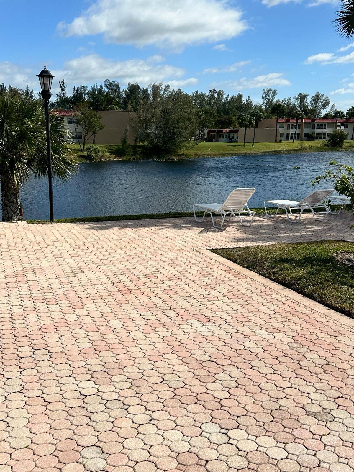 West Palm Beach, FL 33411,163 Lake Evelyn DR