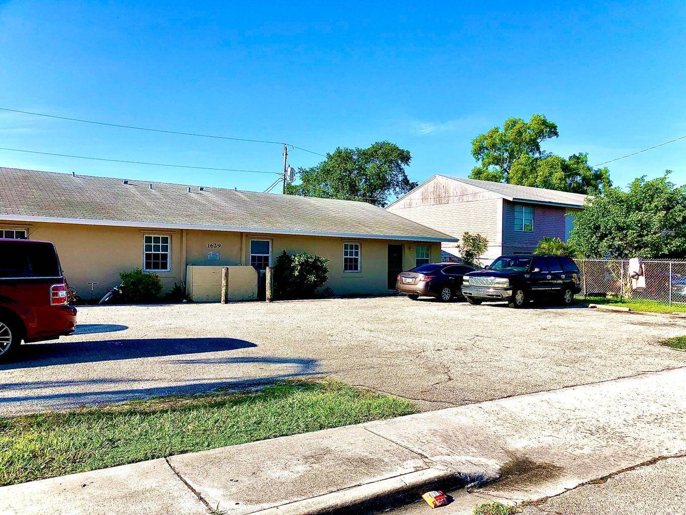 Riviera Beach, FL 33404,1619 W 27th ST A