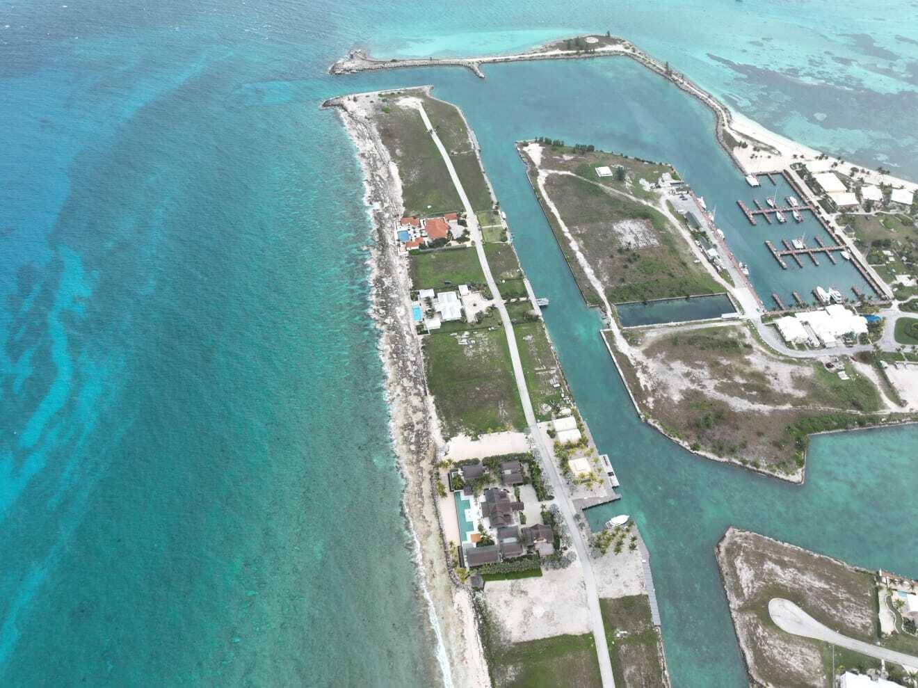 Grand Bahama Island, 00000,84 Poinciana WAY