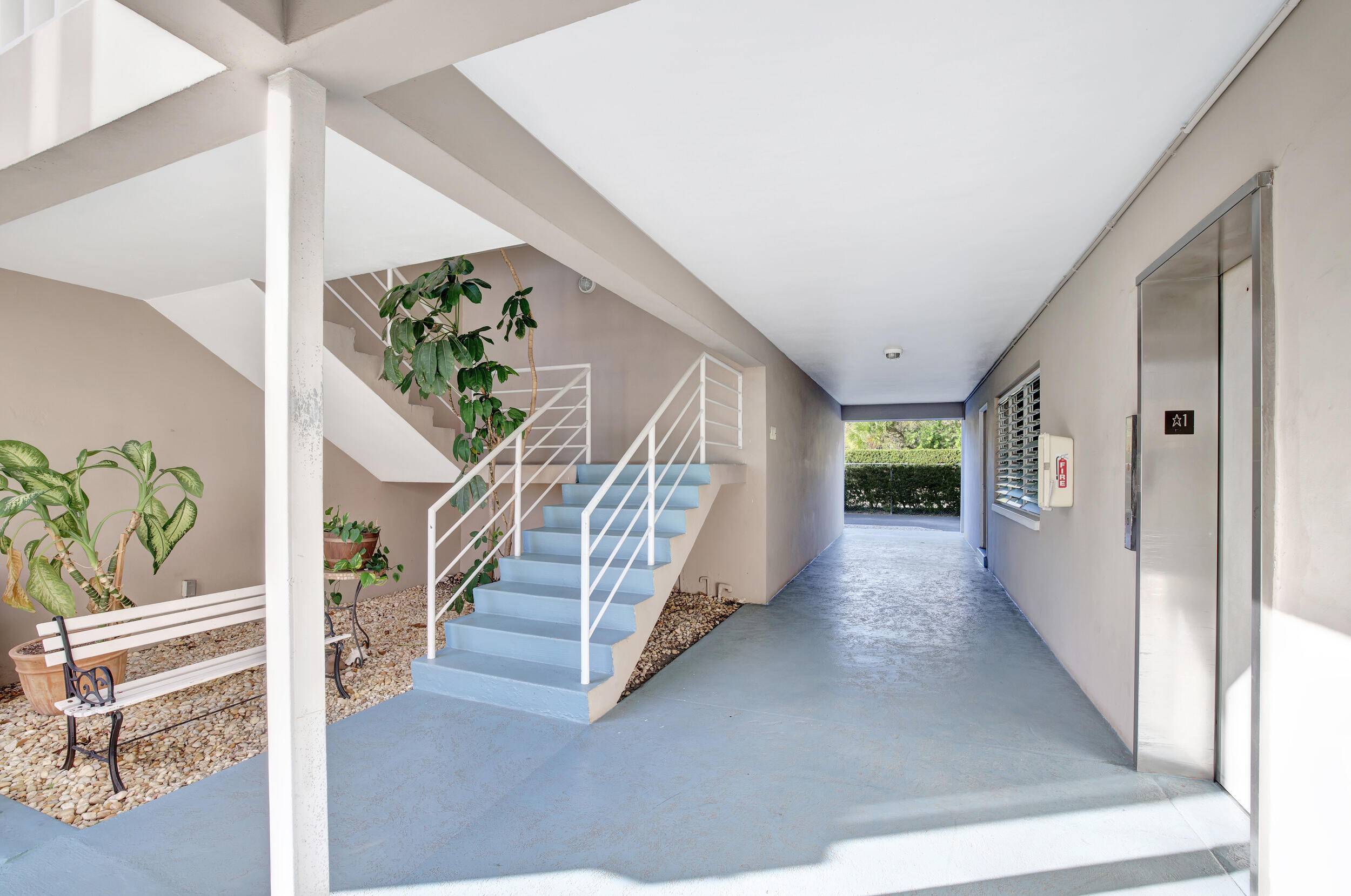 Fort Lauderdale, FL 33315,900 SW 12th ST 208