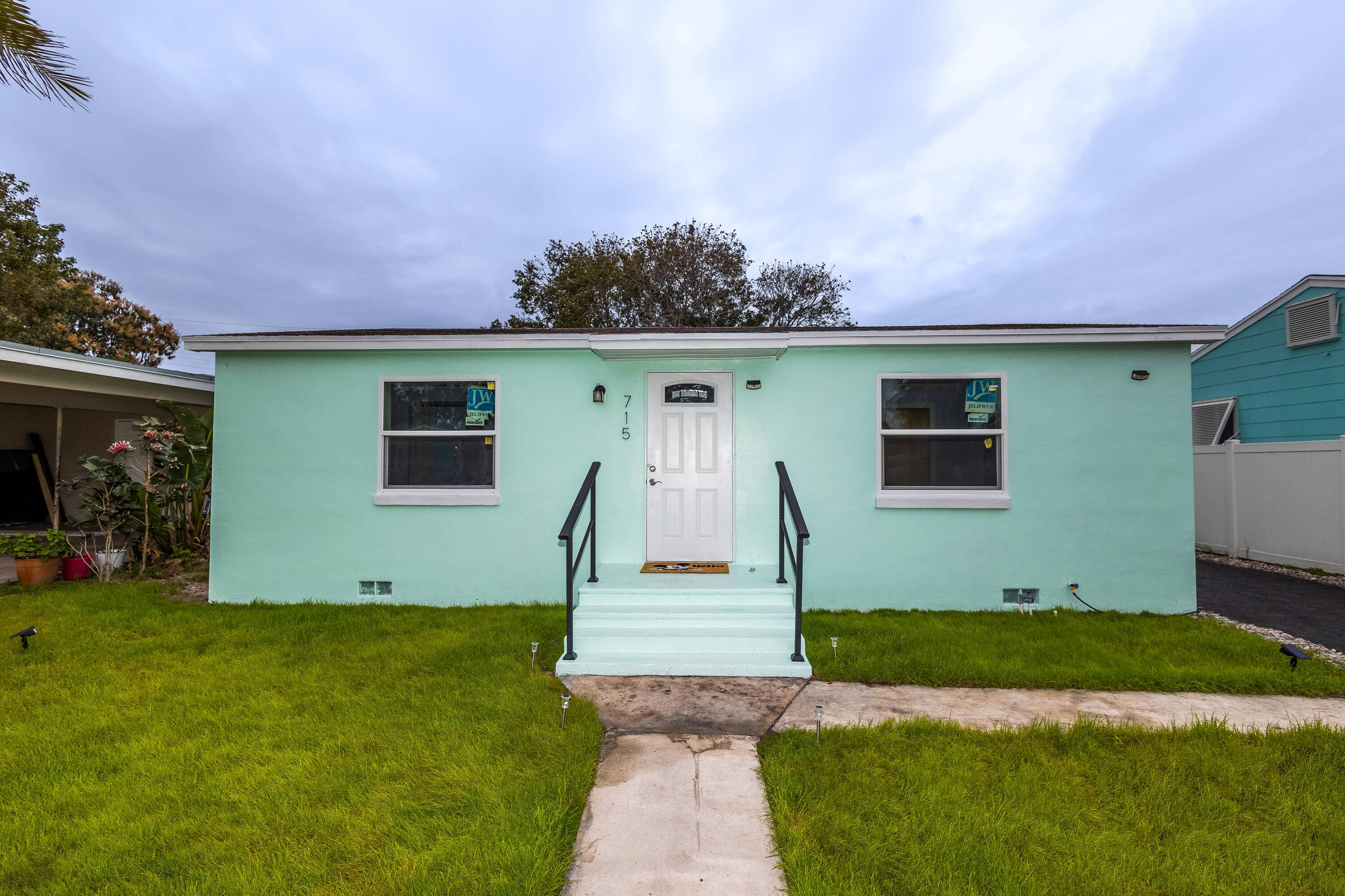 Lantana, FL 33462,715 N 7th ST