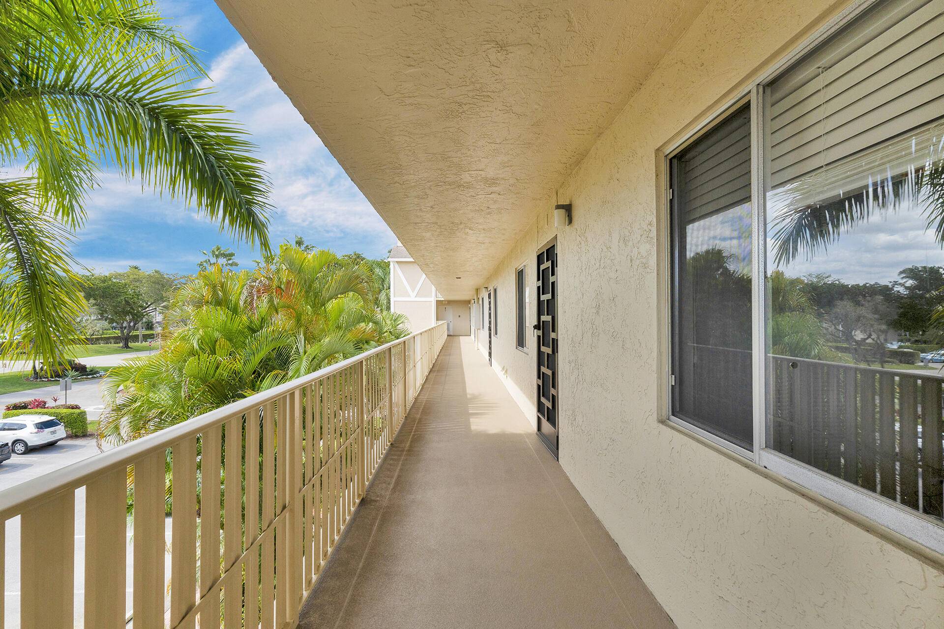 Delray Beach, FL 33446,7185 Huntington LN 304