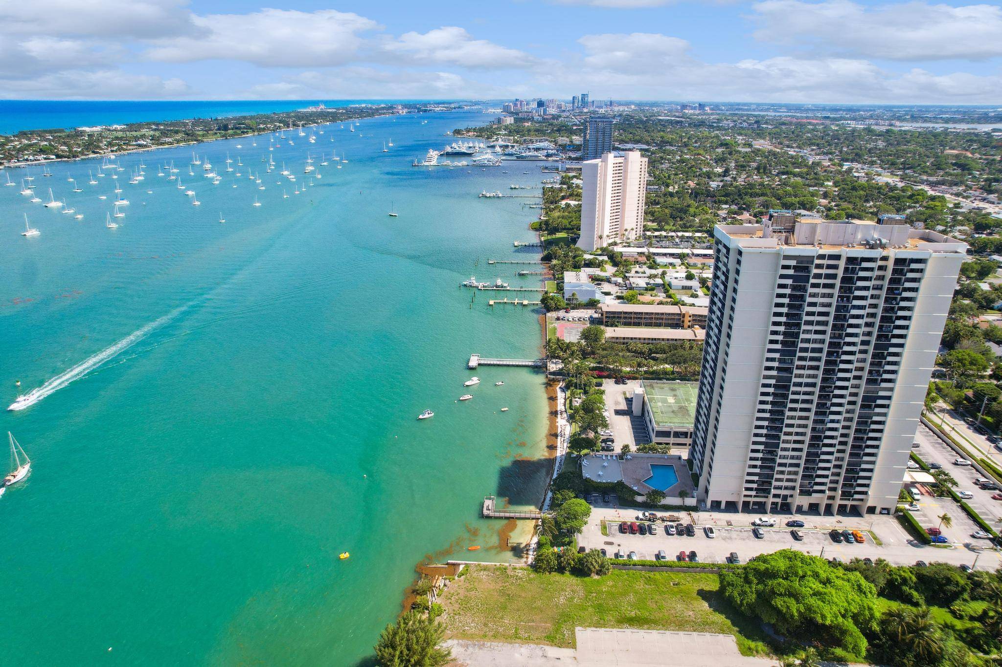 West Palm Beach, FL 33407,5600 N Flagler DR 704
