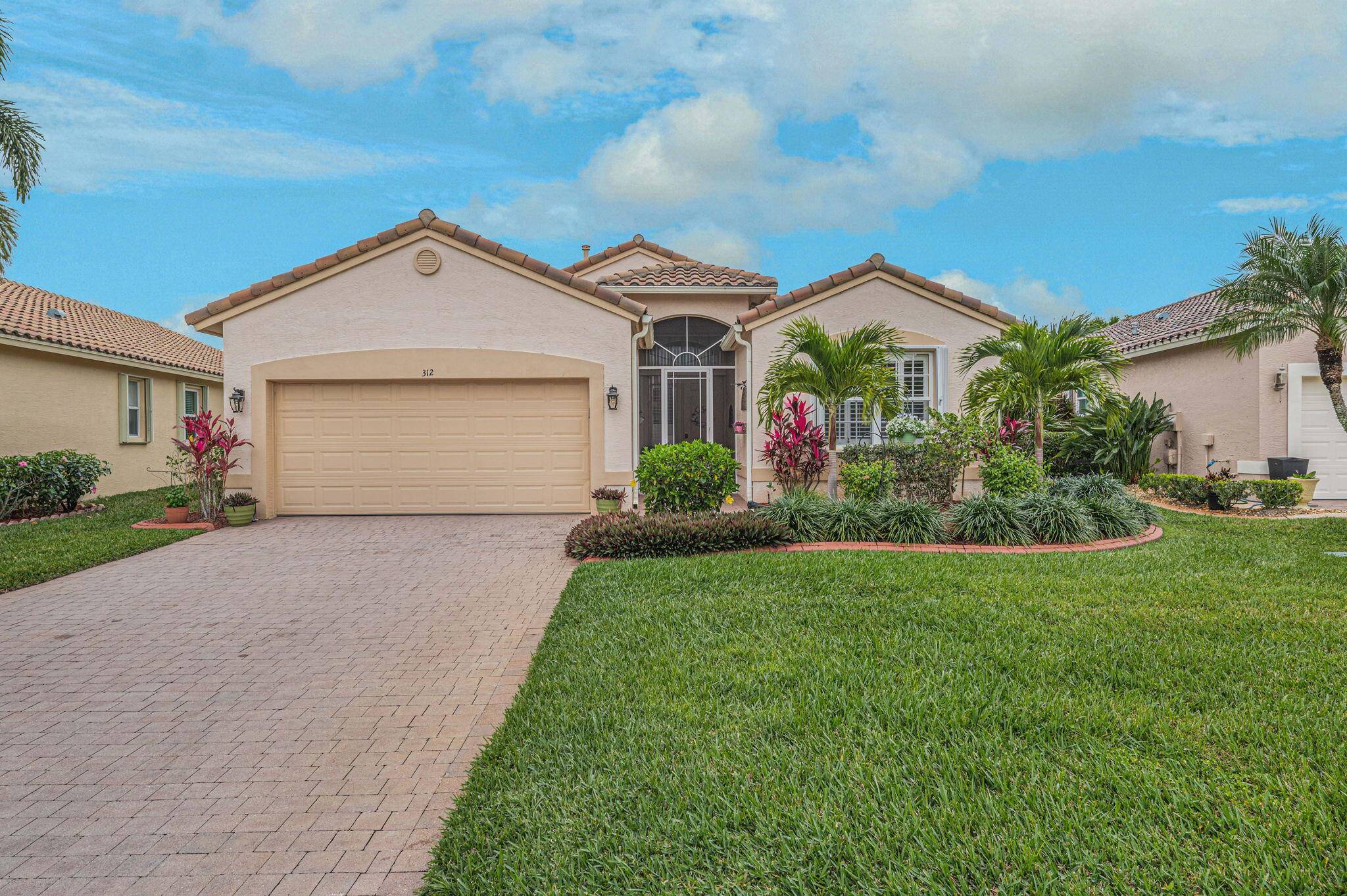 Port Saint Lucie, FL 34986,312 NW Shoreline CIR