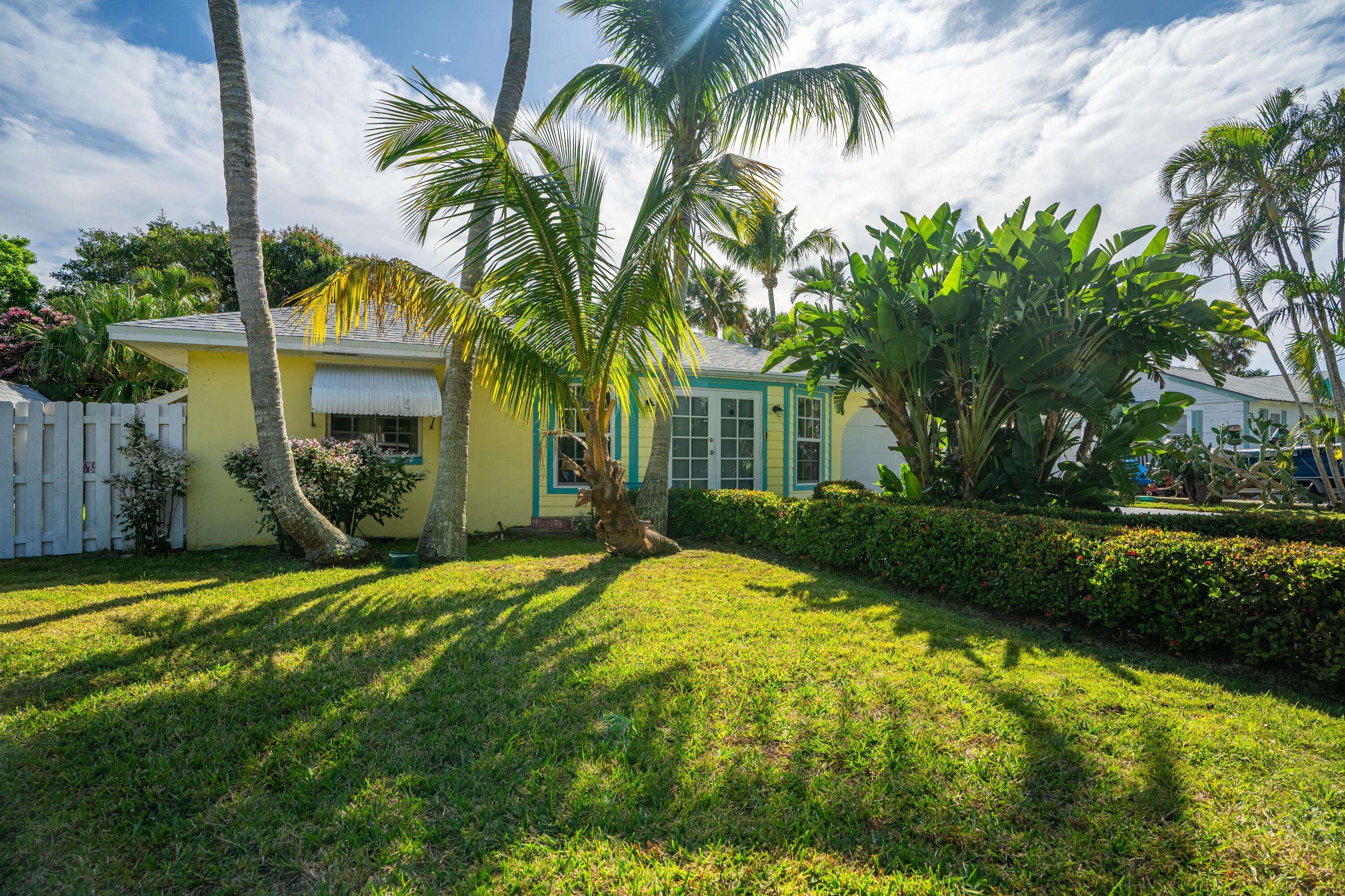 Jensen Beach, FL 34957,2222 NE Pelican TER