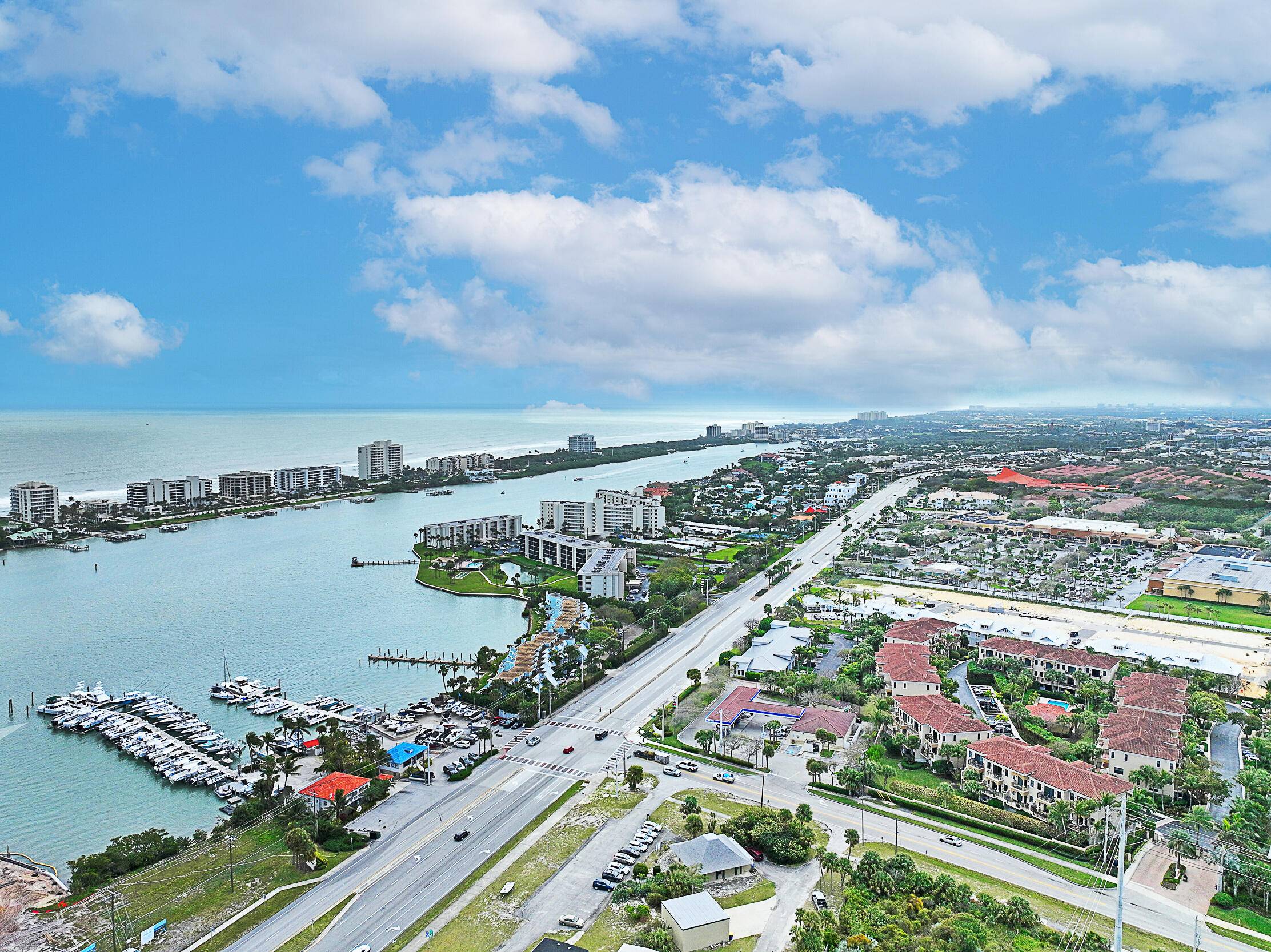 Tequesta, FL 33469,204 Del Sol CIR