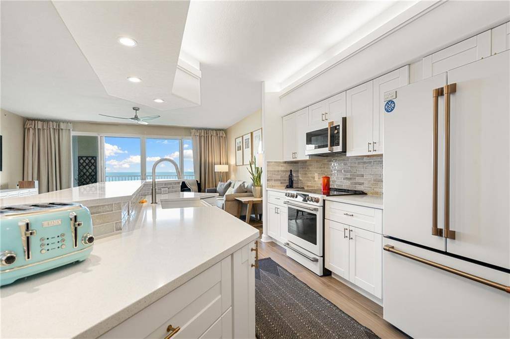 Hutchinson Island, FL 34949,3920 N Highway A1a 403