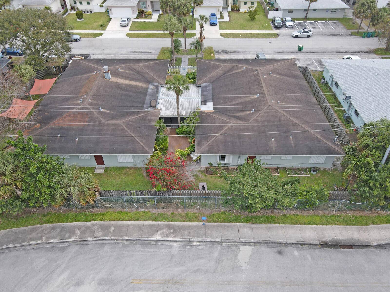 Lauderhill, FL 33313,5800-5810 NW 27 CT