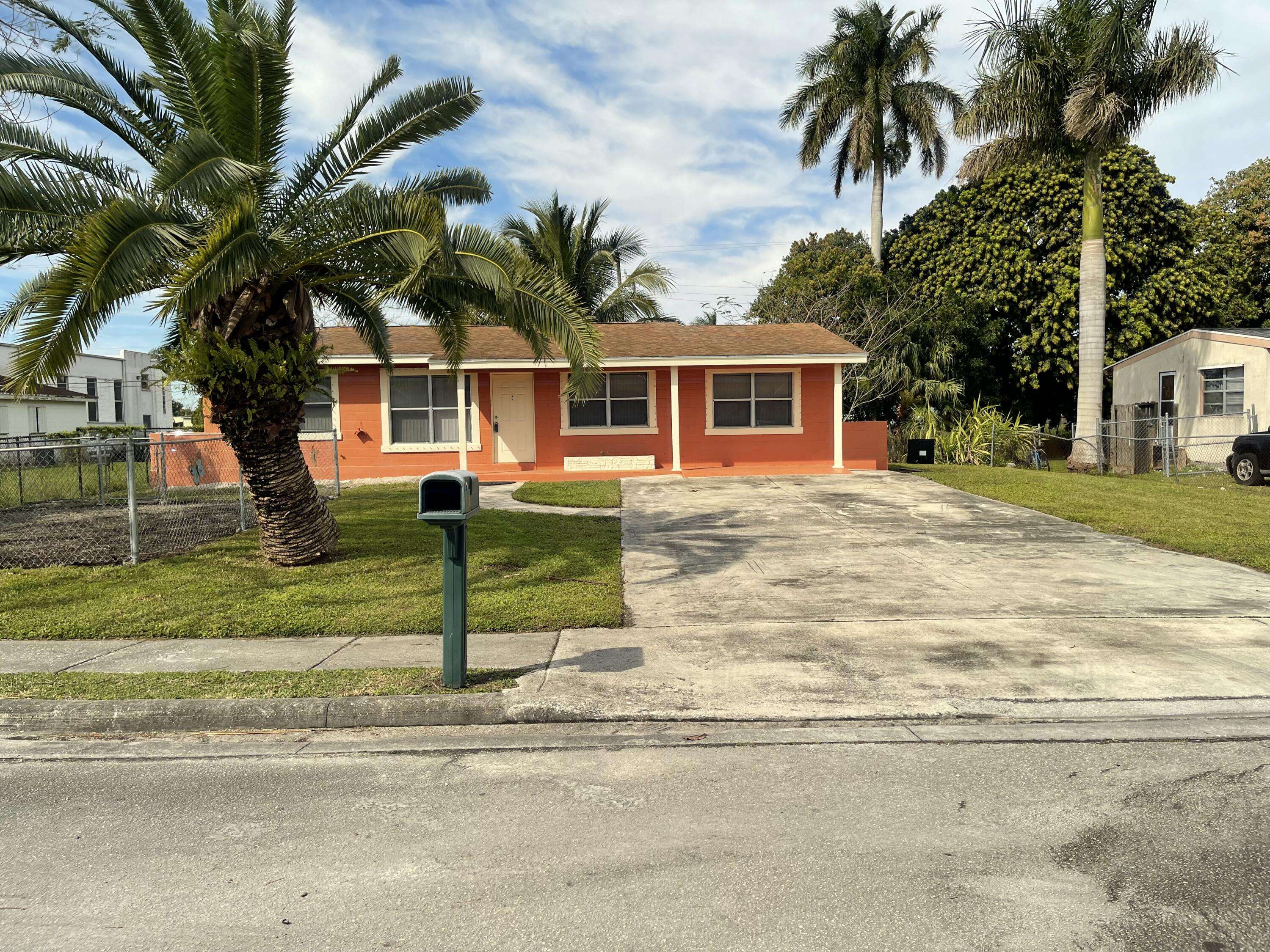 South Bay, FL 33493,130 SW 5th AVE