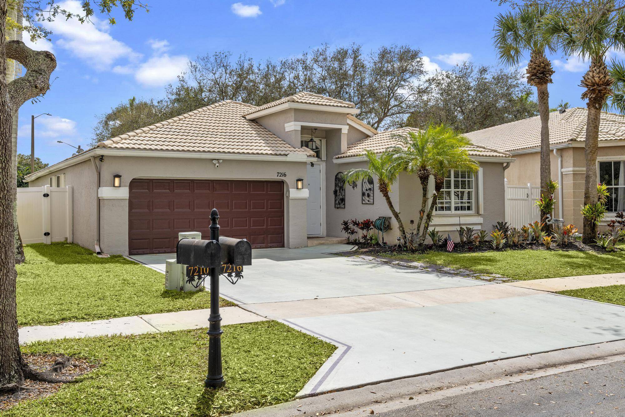 Lake Worth, FL 33467,7216 Copperfield CIR