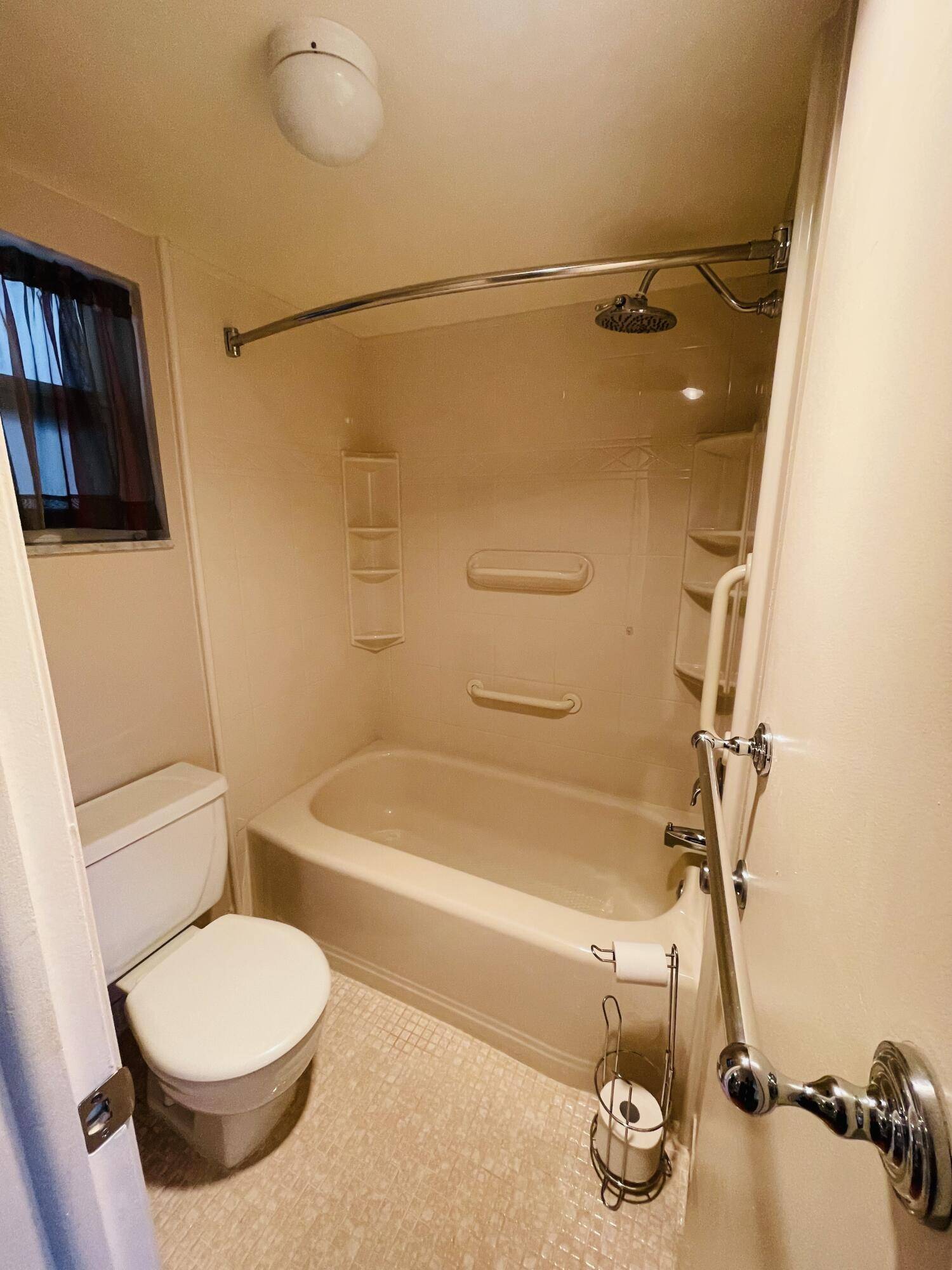 Davie, FL 33324,9421 Evergreen PL 303