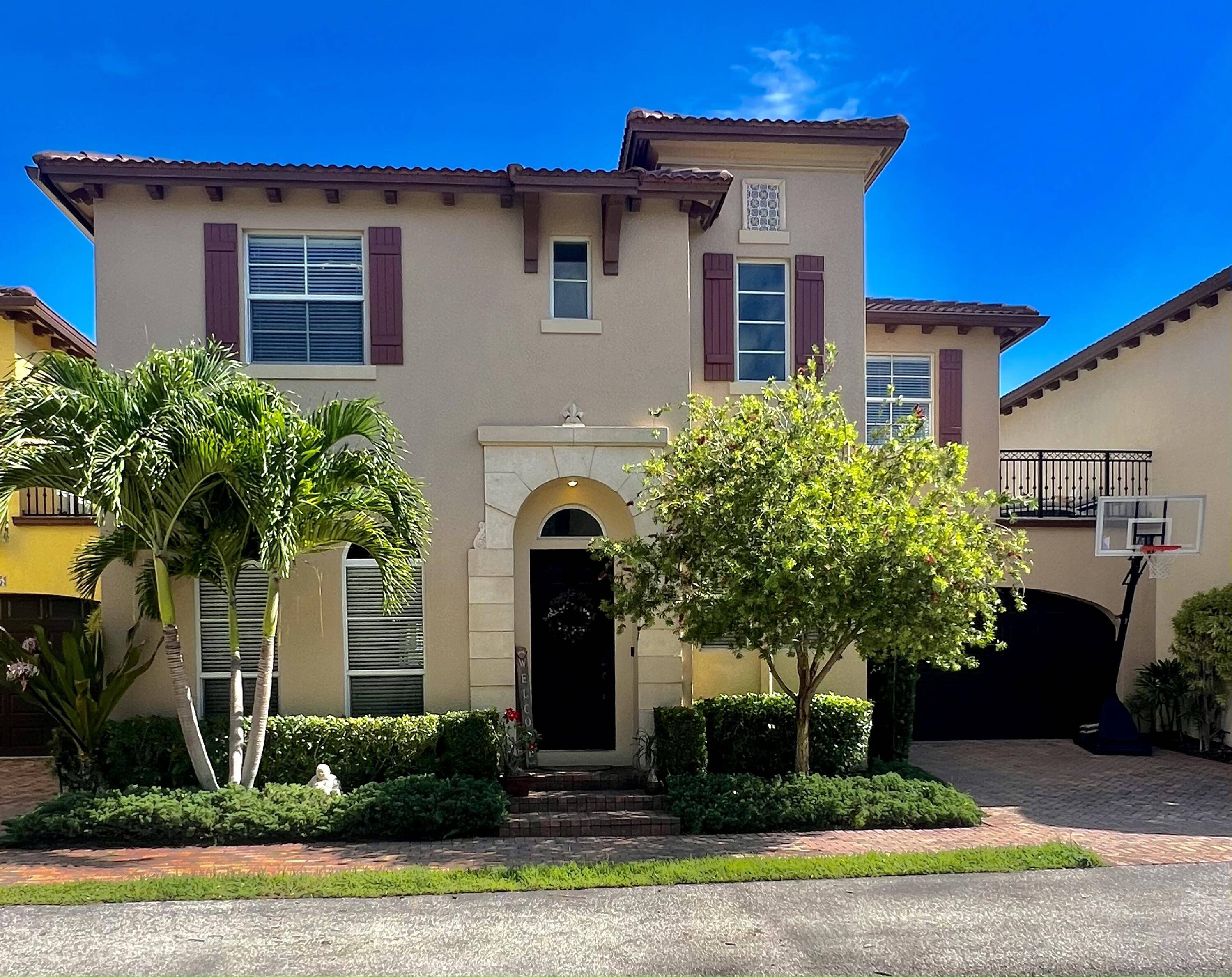 Boca Raton, FL 33487,131 Via Palma LN