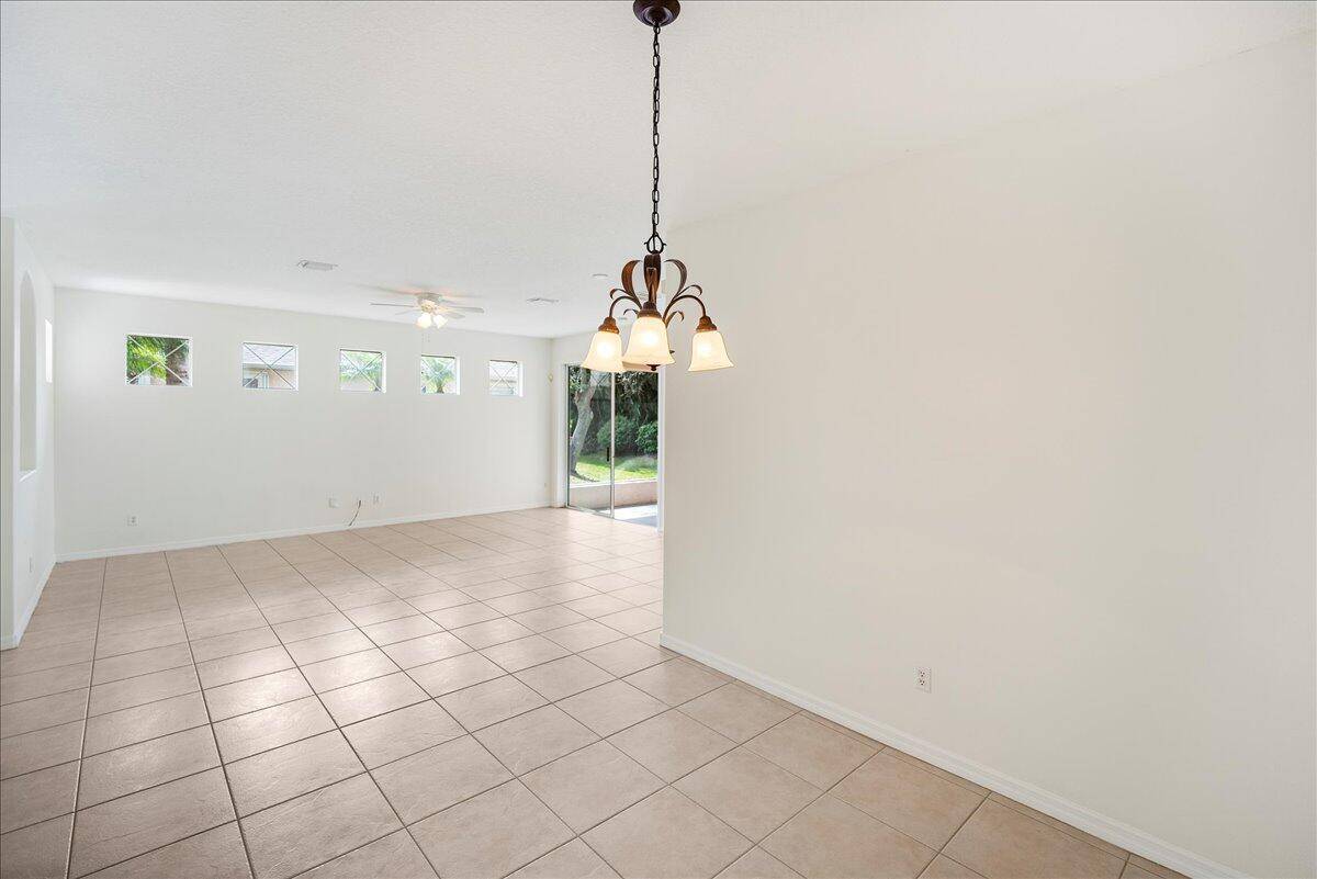 Vero Beach, FL 32968,395 W SW Tangerine SQ