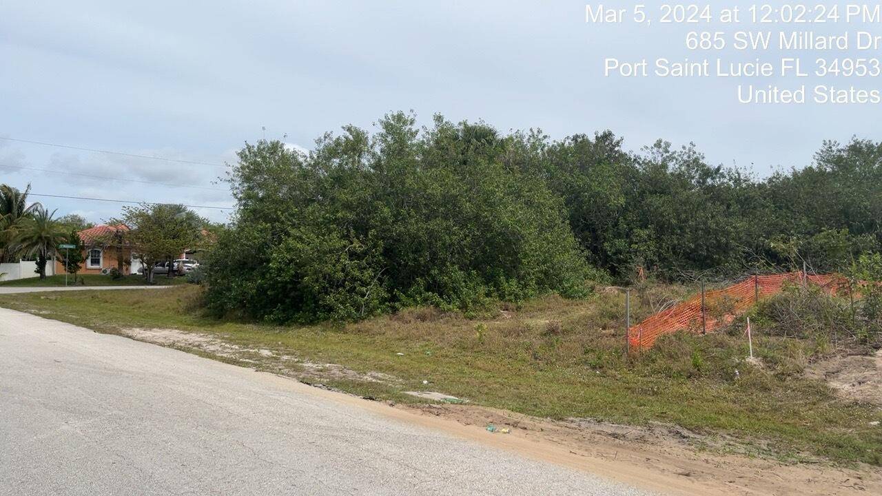 Port Saint Lucie, FL 34953,688 SW Millard DR