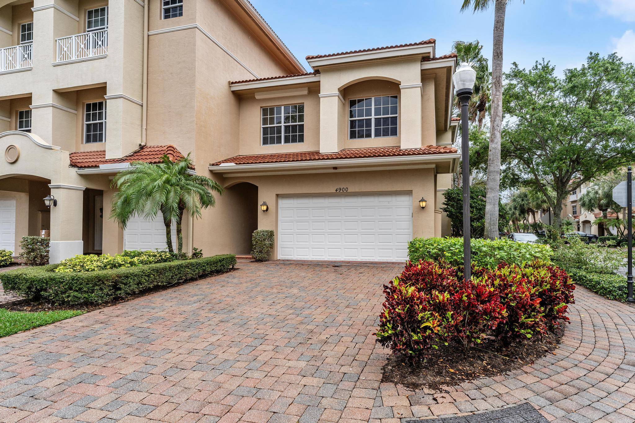 Palm Beach Gardens, FL 33418,4900 E Vine Cliff WAY