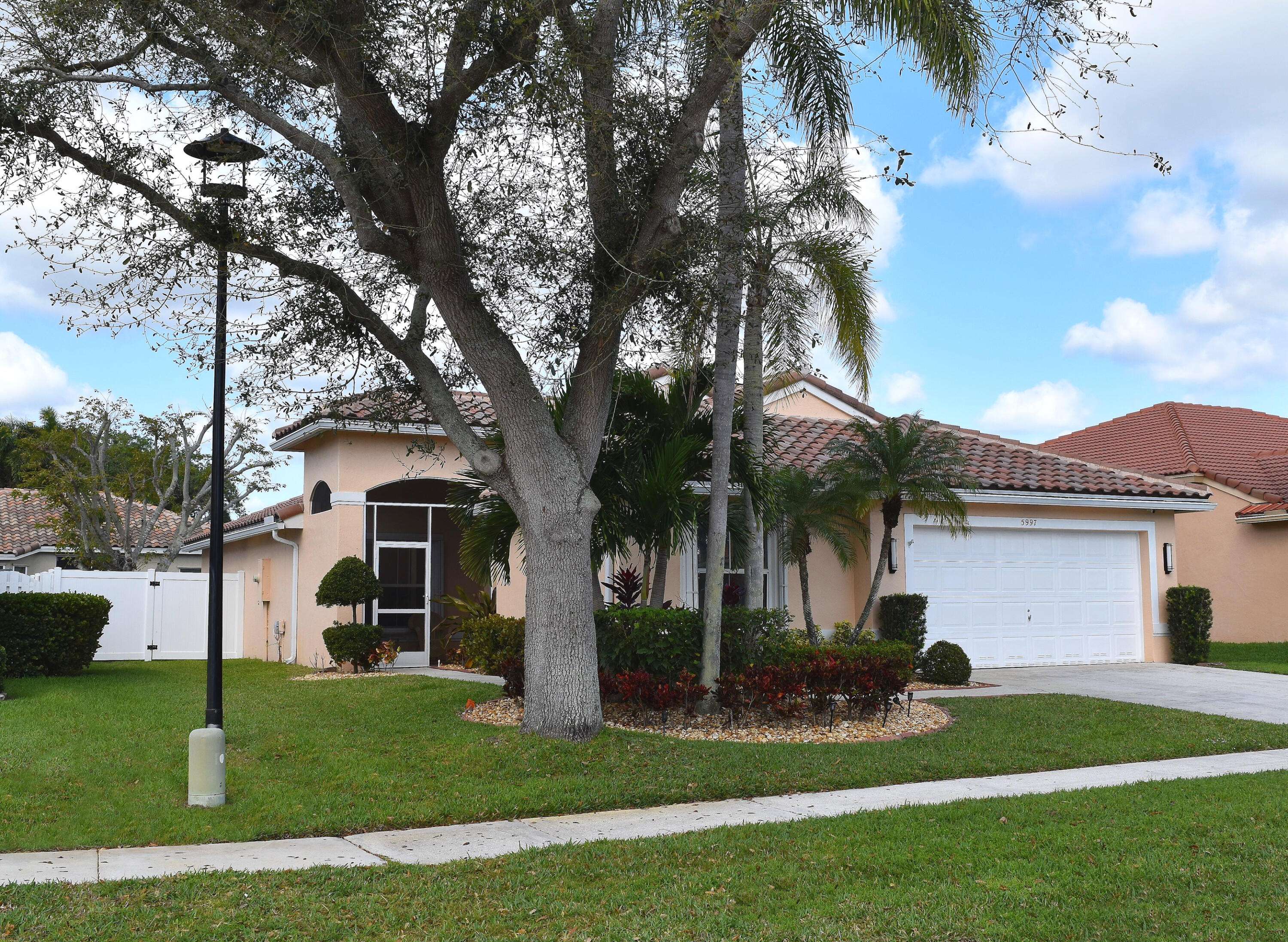 Lake Worth, FL 33463,5997 Las Colinas CIR