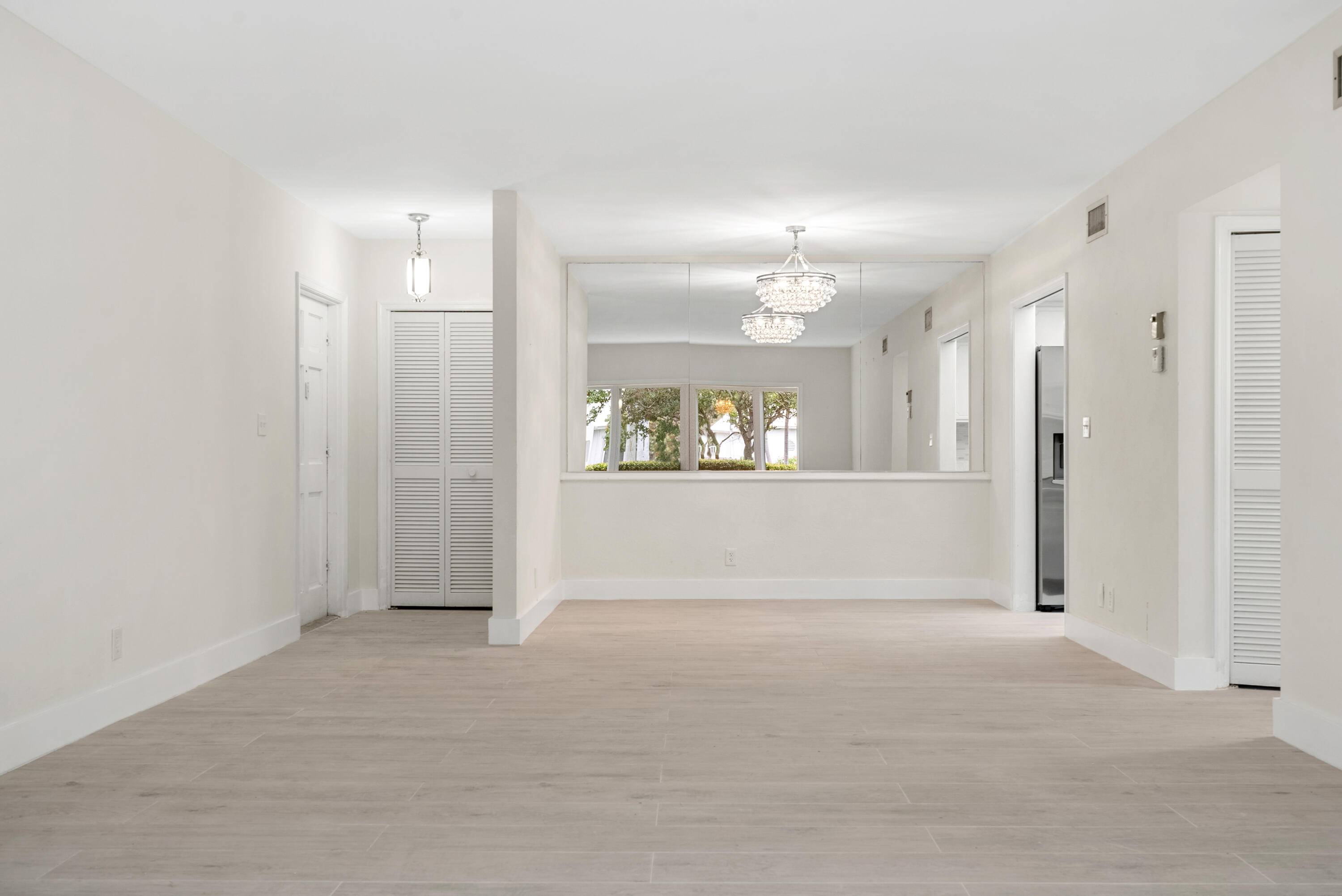 Delray Beach, FL 33483,315 Venetian DR 4