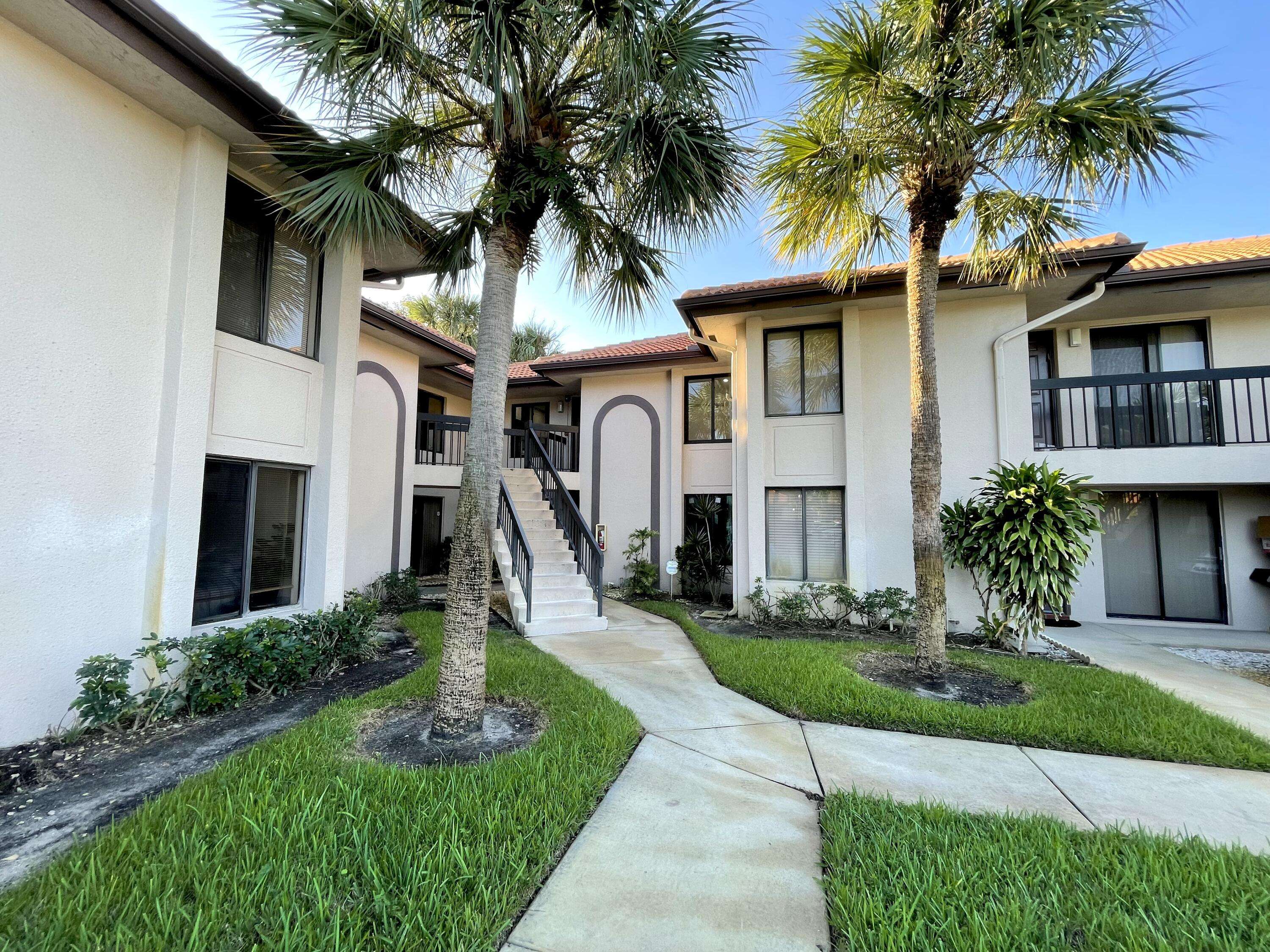 Boca Raton, FL 33487,350 Club CIR 207