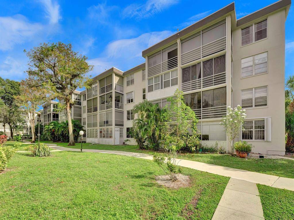 Lauderdale Lakes, FL 33313,4850 NW 29th CT 218
