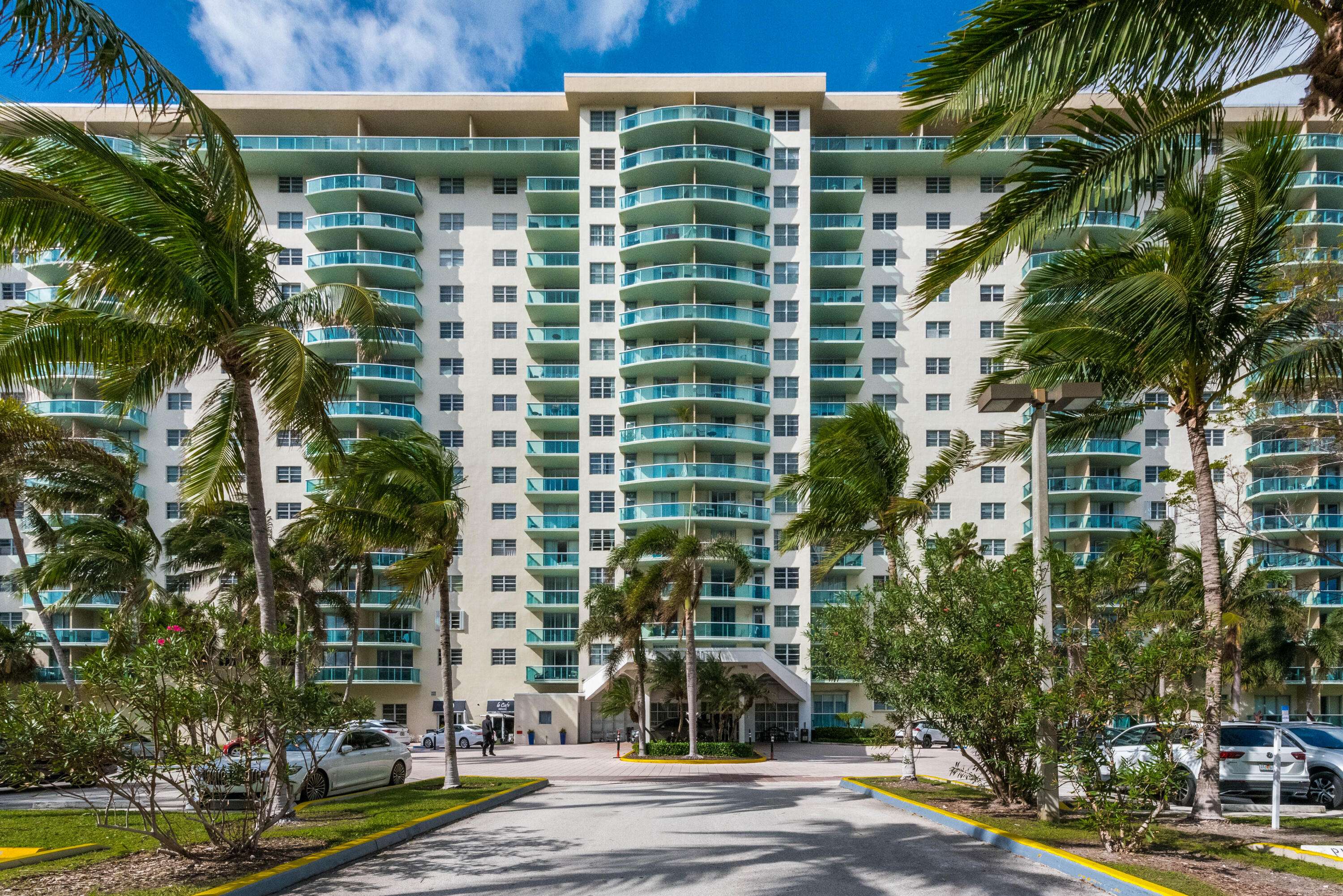 Sunny Isles Beach, FL 33160,19390 Collins AVE 311