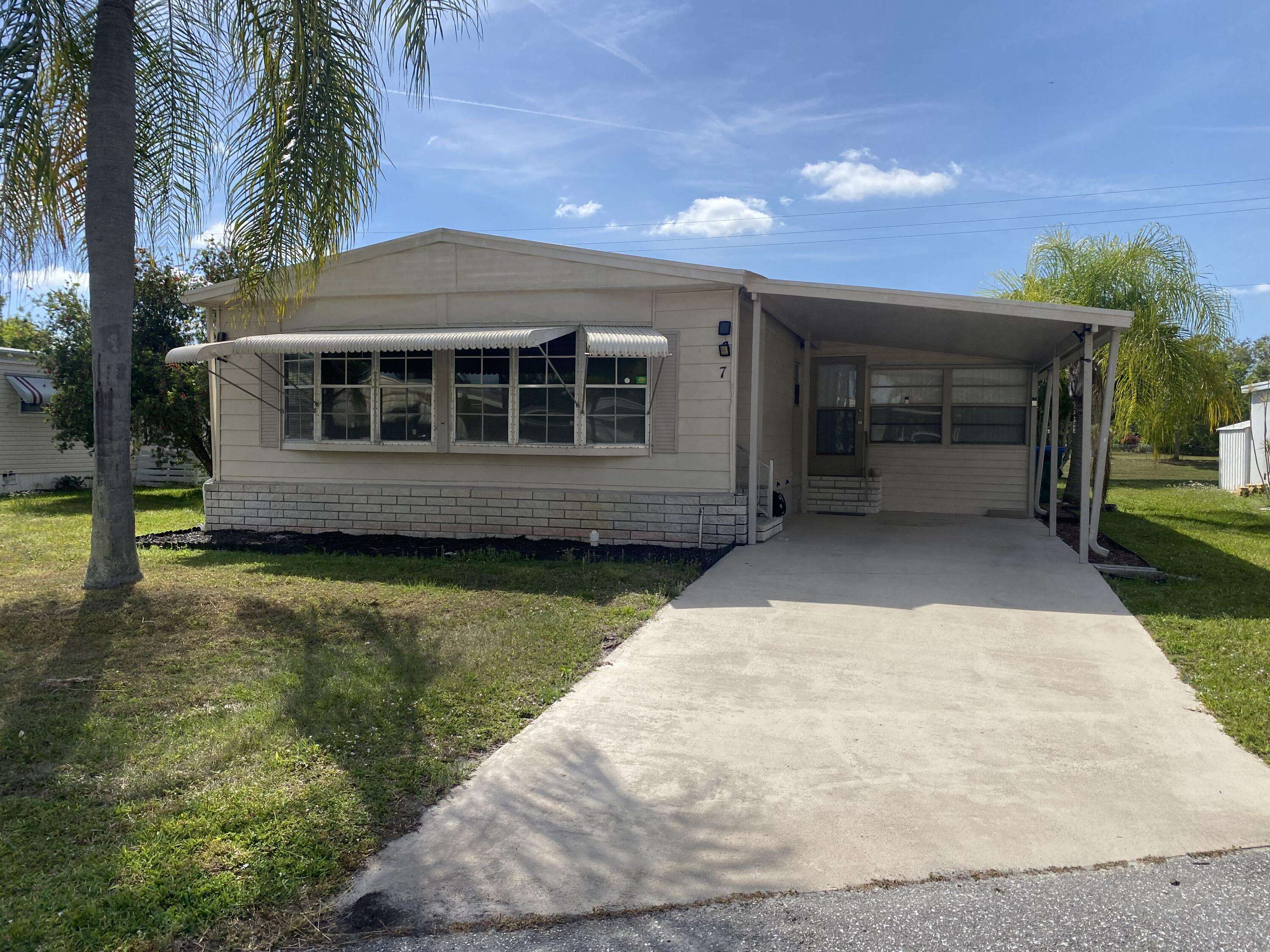 Port Saint Lucie, FL 34952,7 Villa Flores