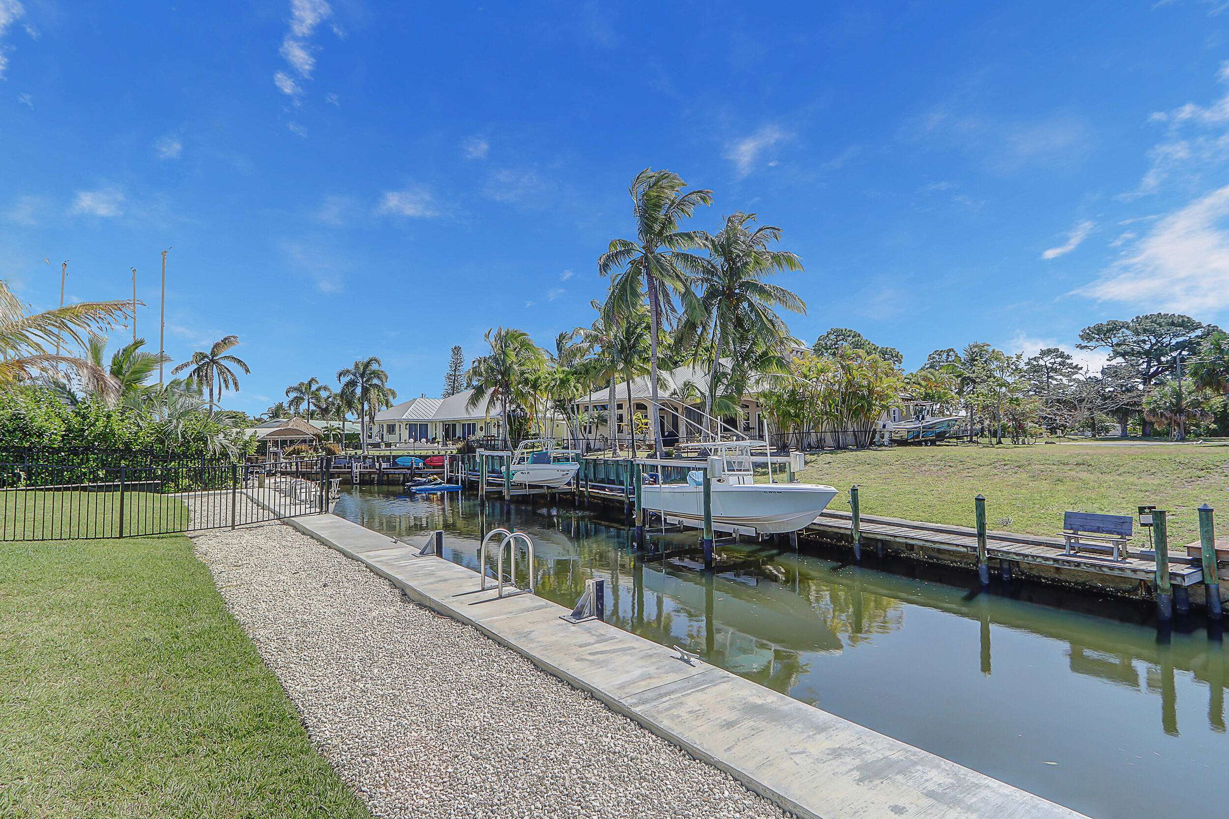 Port Salerno, FL 34992,4629 SE Manatee LN