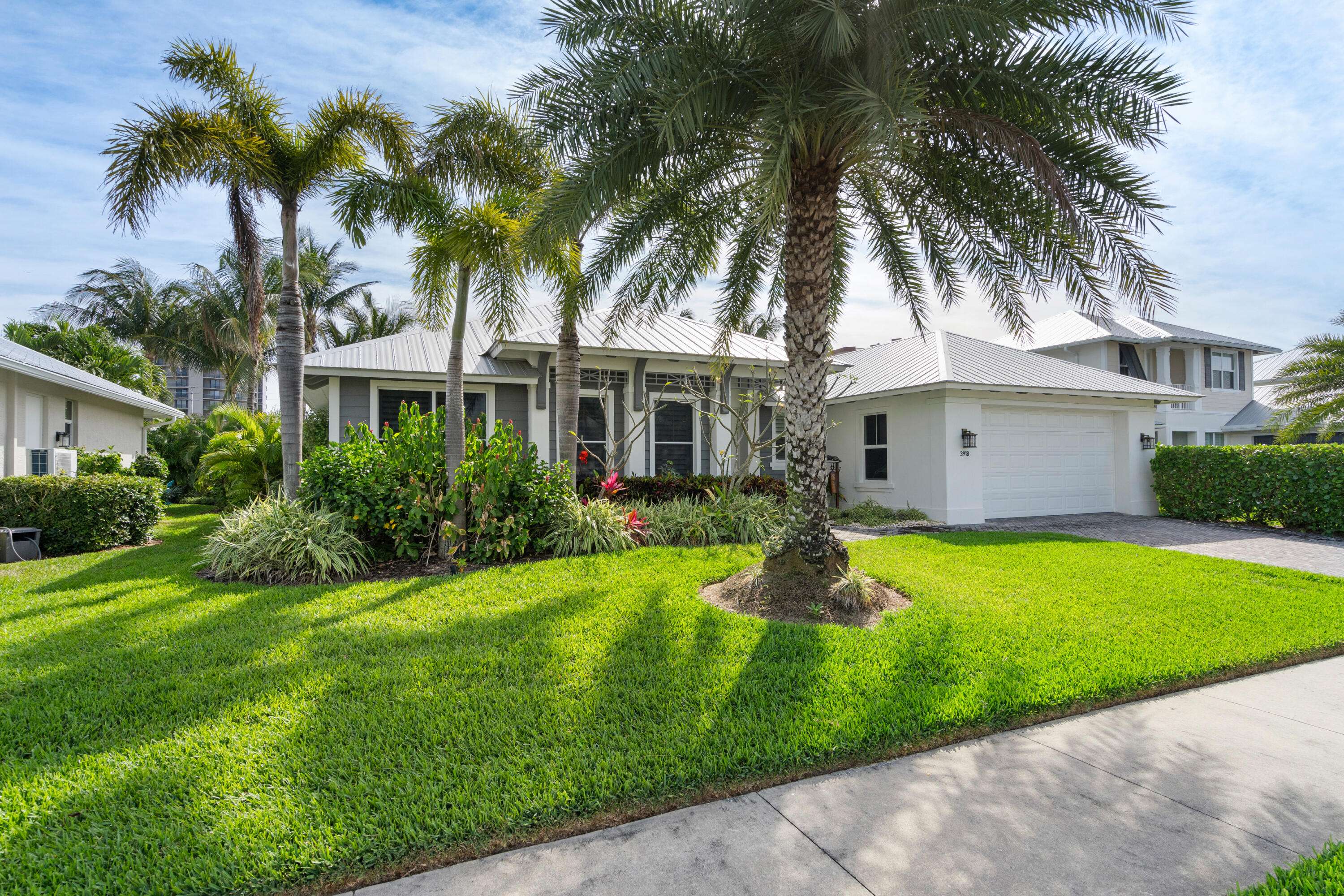 Hutchinson Island, FL 34949,3918 Duneside DR