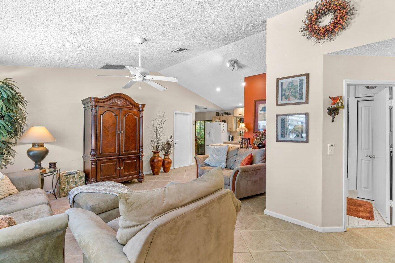 Delray Beach, FL 33445,4661 Pine Grove DR 4661