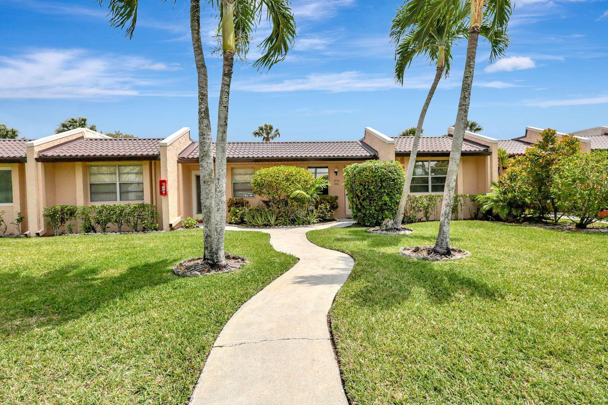 West Palm Beach, FL 33411,178 Lake Meryl DR