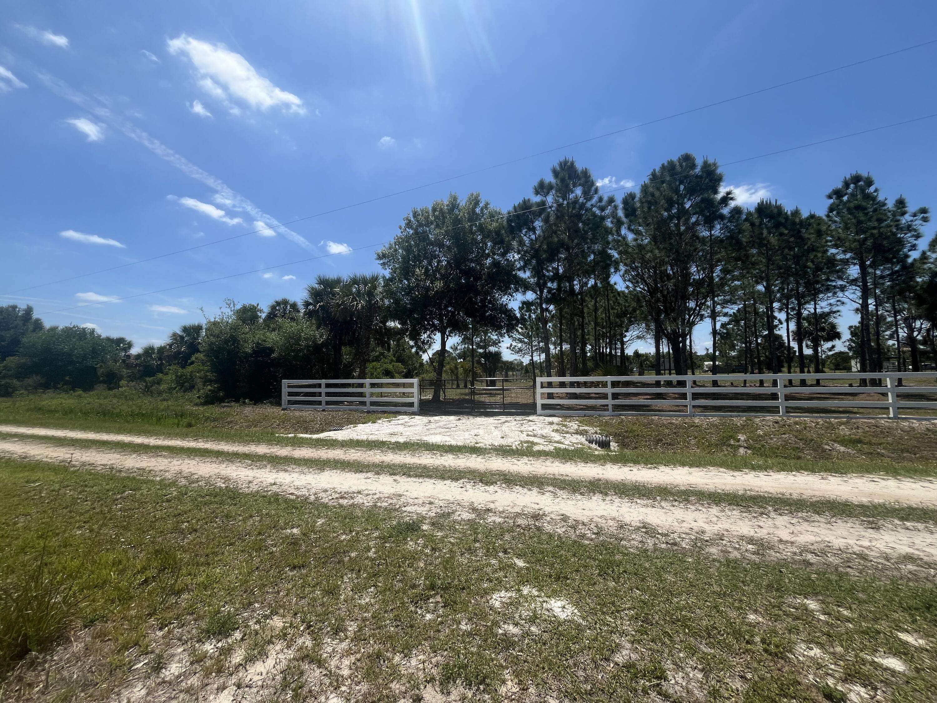 Okeechobee, FL 34972,19788 NW 284th ST