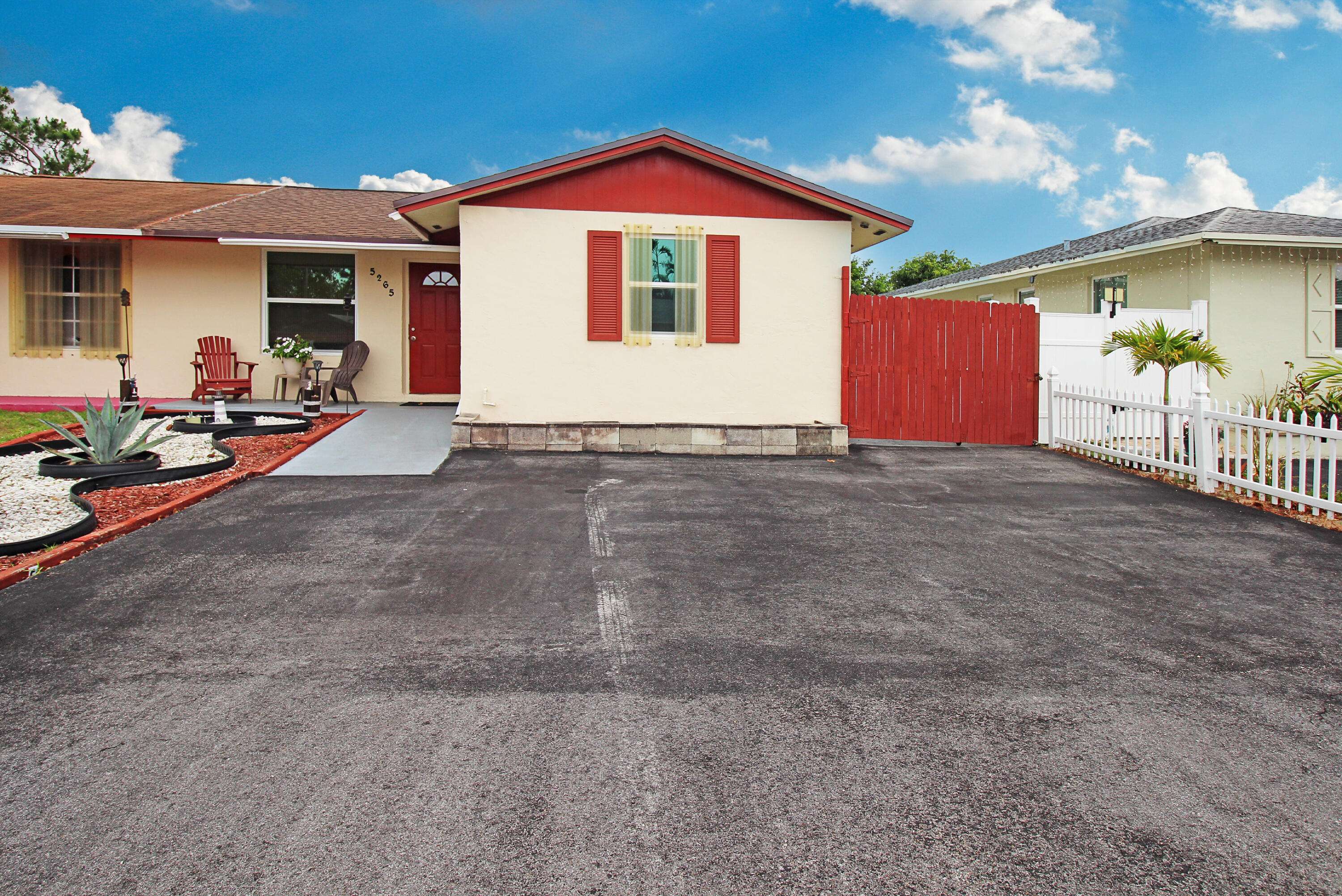 West Palm Beach, FL 33415,5265 Cannon WAY