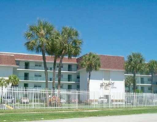 Riviera Beach, FL 33404,2936 Lake Shore DR 203