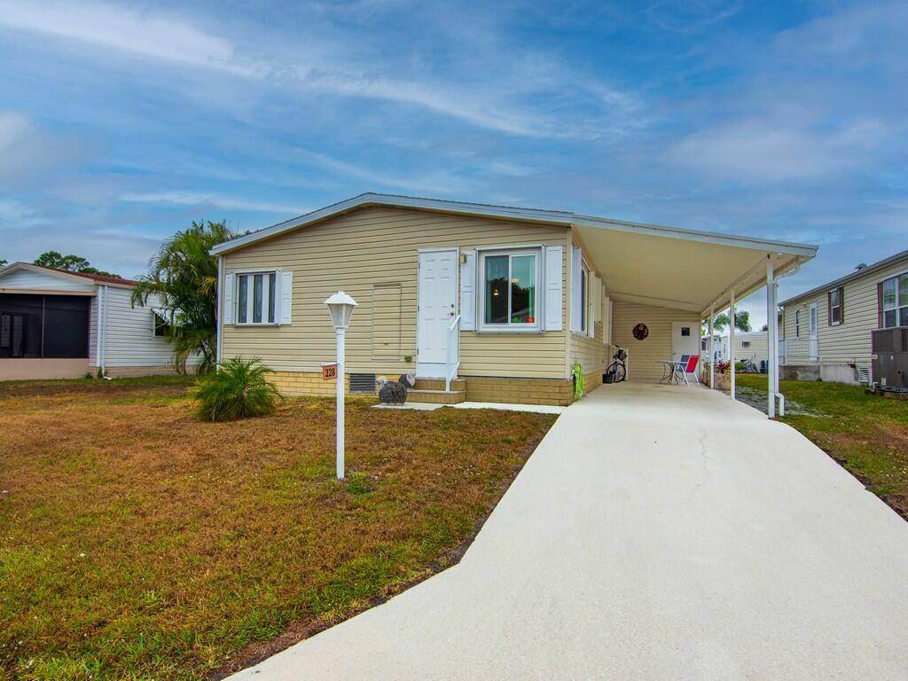 Fort Pierce, FL 34982,228 Travis Cay PL