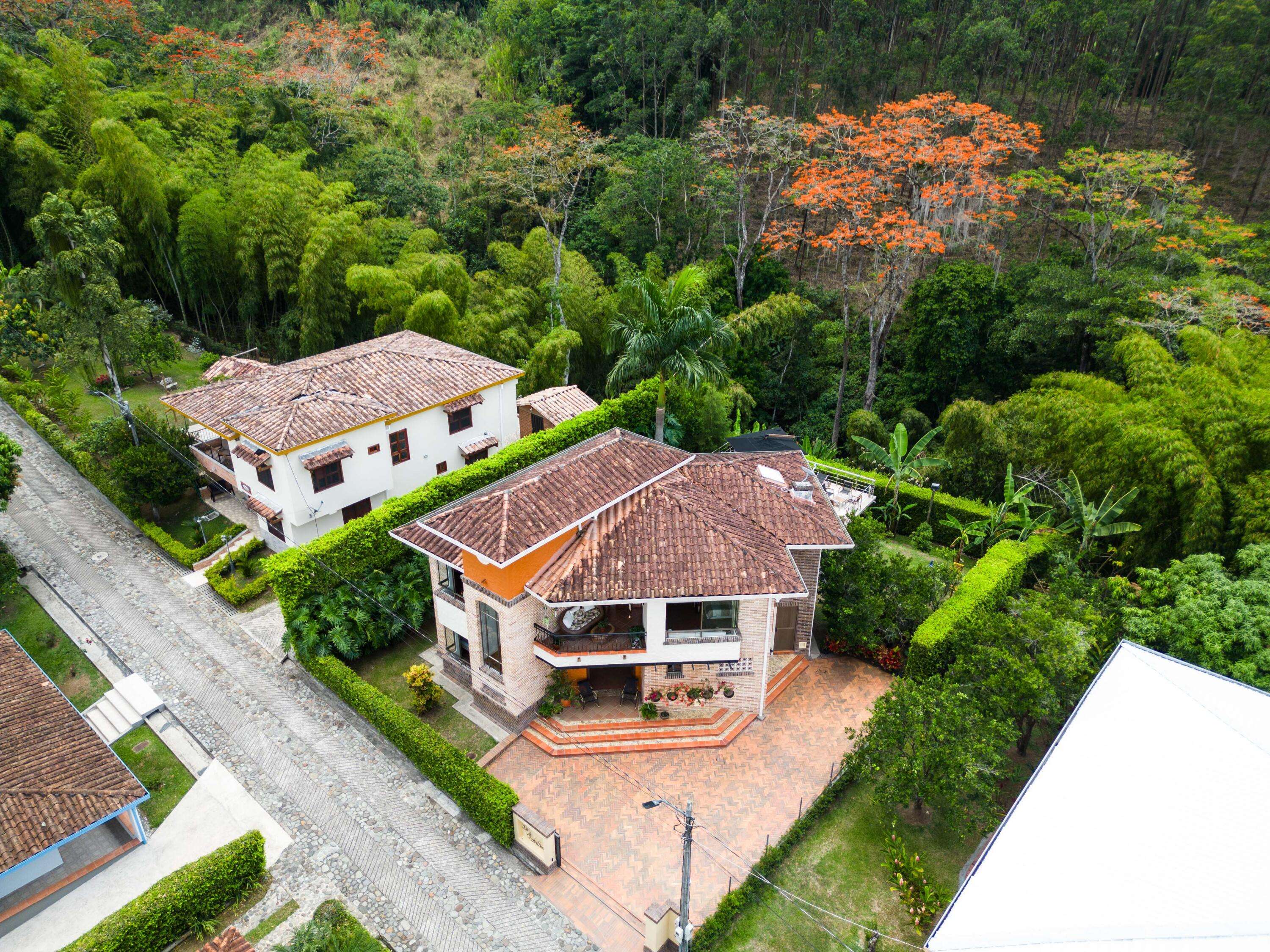 Out Of Country, 00000,Colombia Cra 52 46-55 Venecia-Antioquia 15