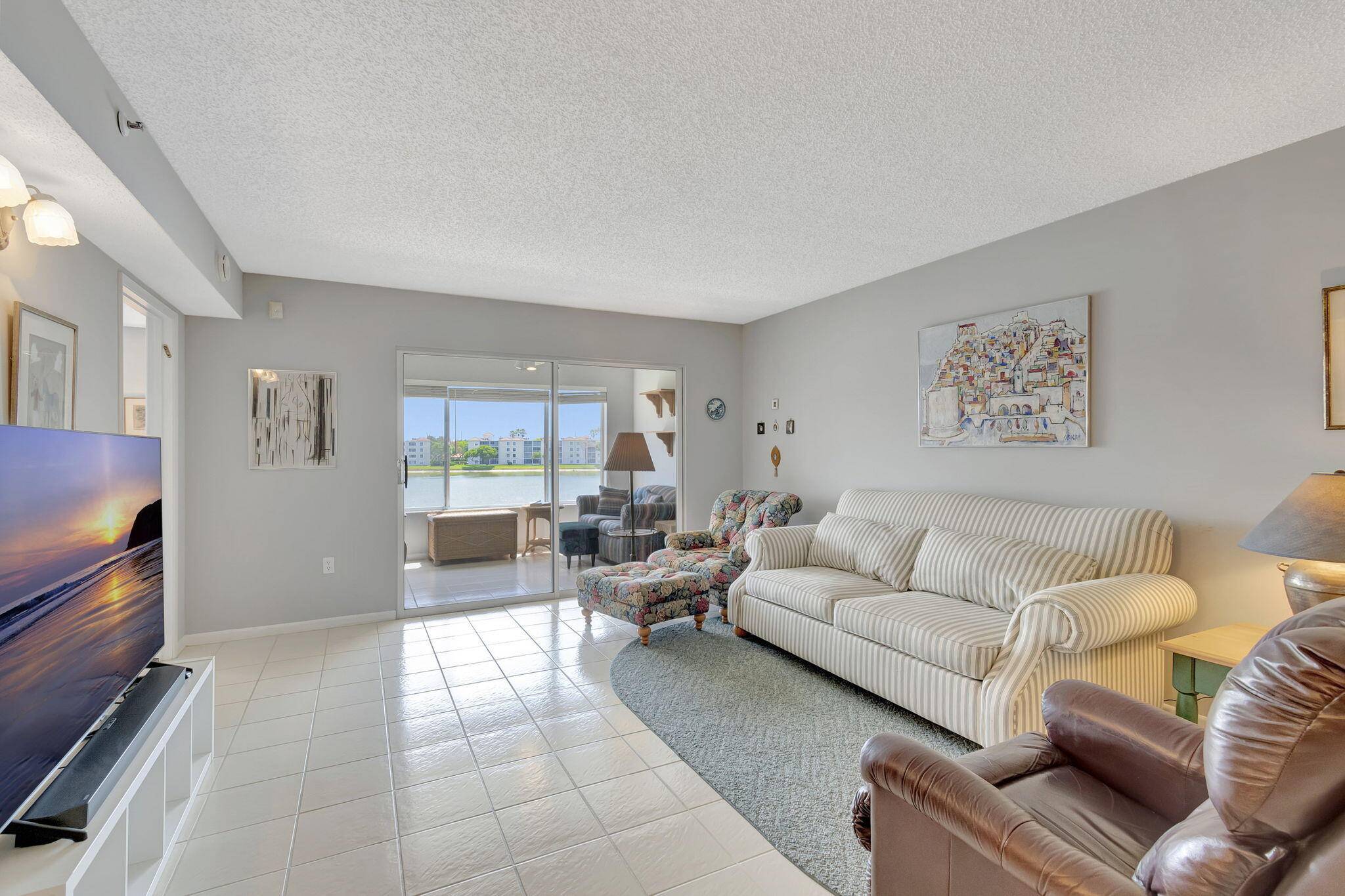 Delray Beach, FL 33484,14096 Huntington Pointe DR 307