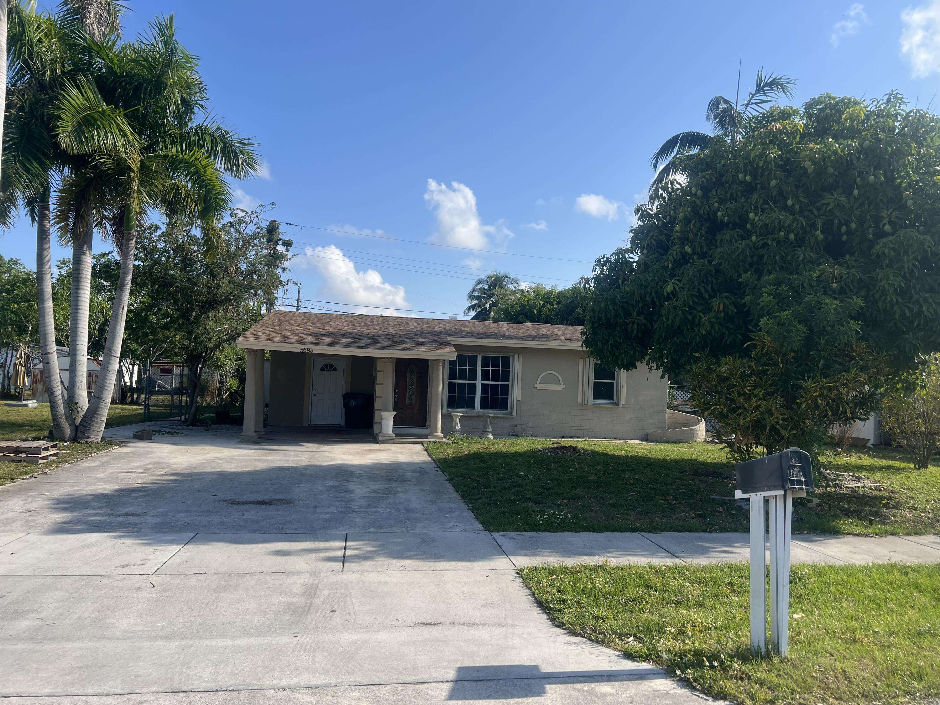 Greenacres, FL 33463,5683 S 38th CT