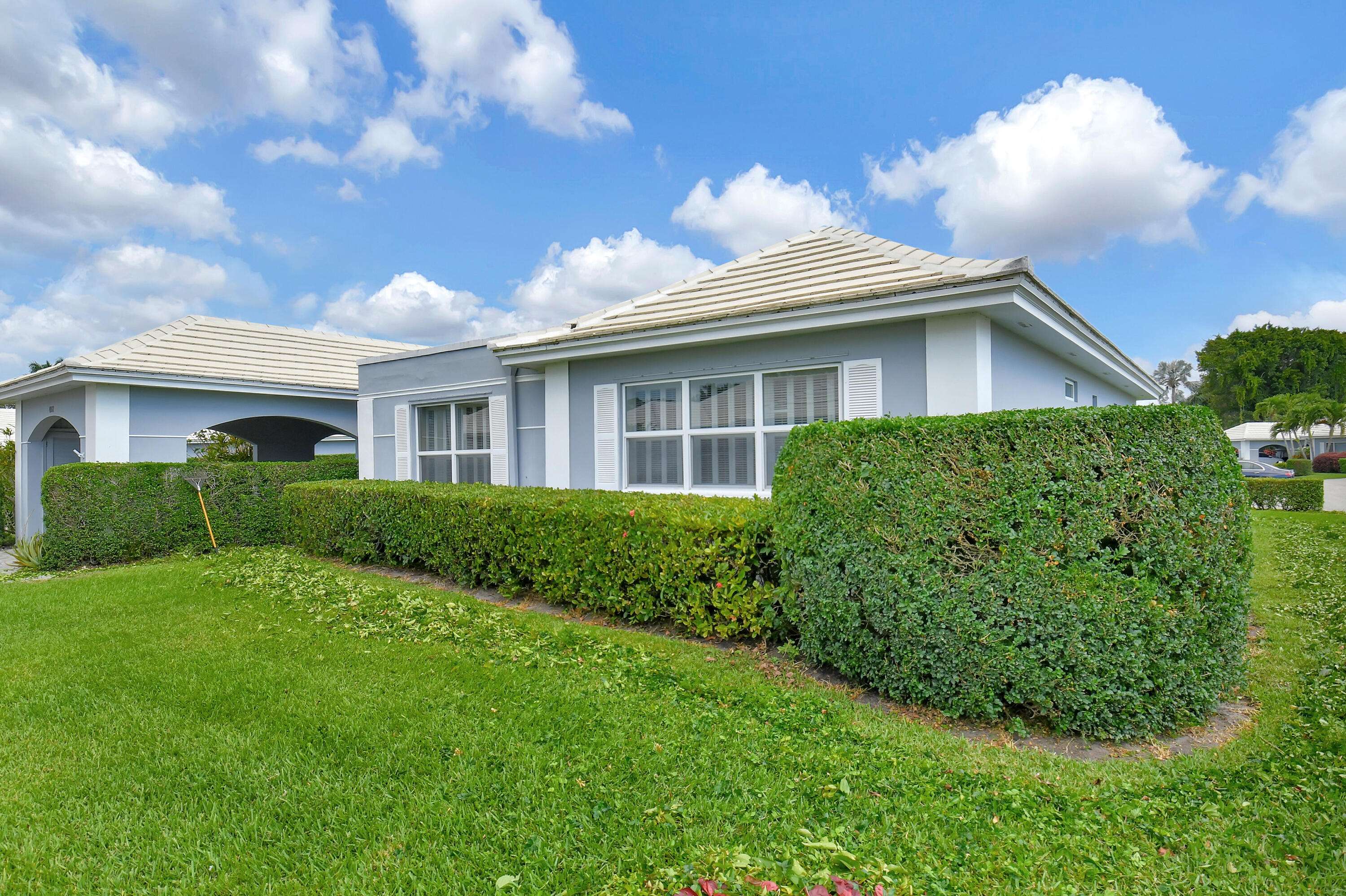 Boynton Beach, FL 33436,4862 S Lake DR 15 Bahia