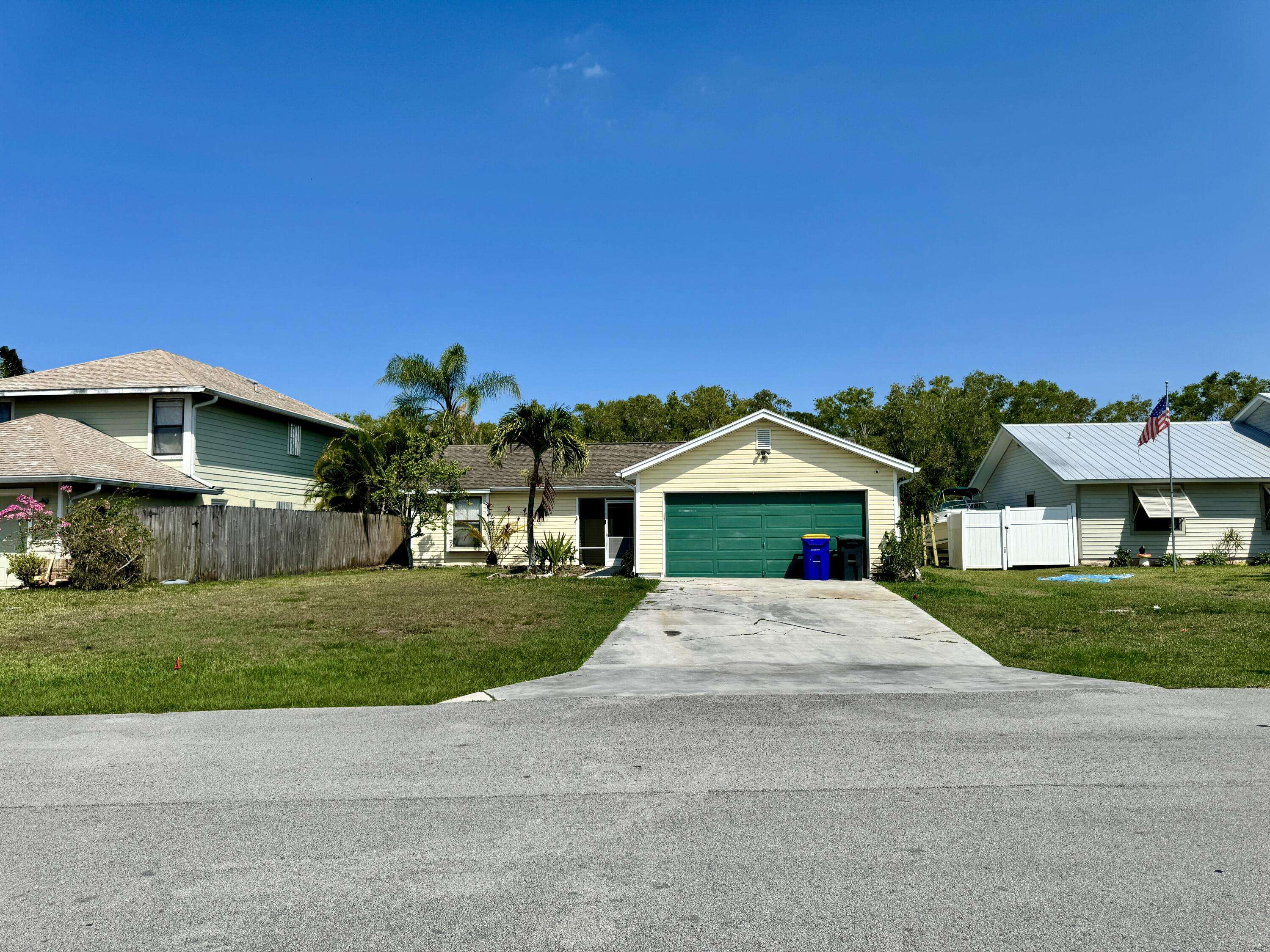 Stuart, FL 34997,6685 SE Amyris CT